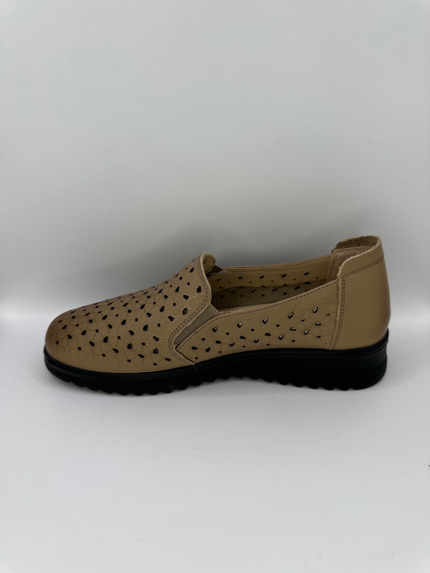 Pantofi perforați Betina Scarpe