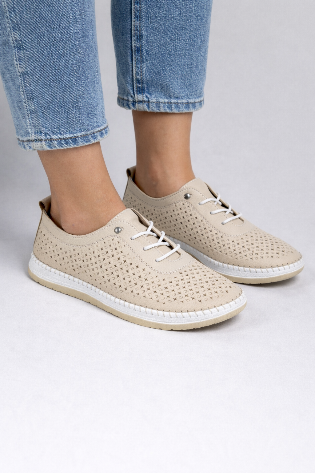 Pantofi casual perforați femei