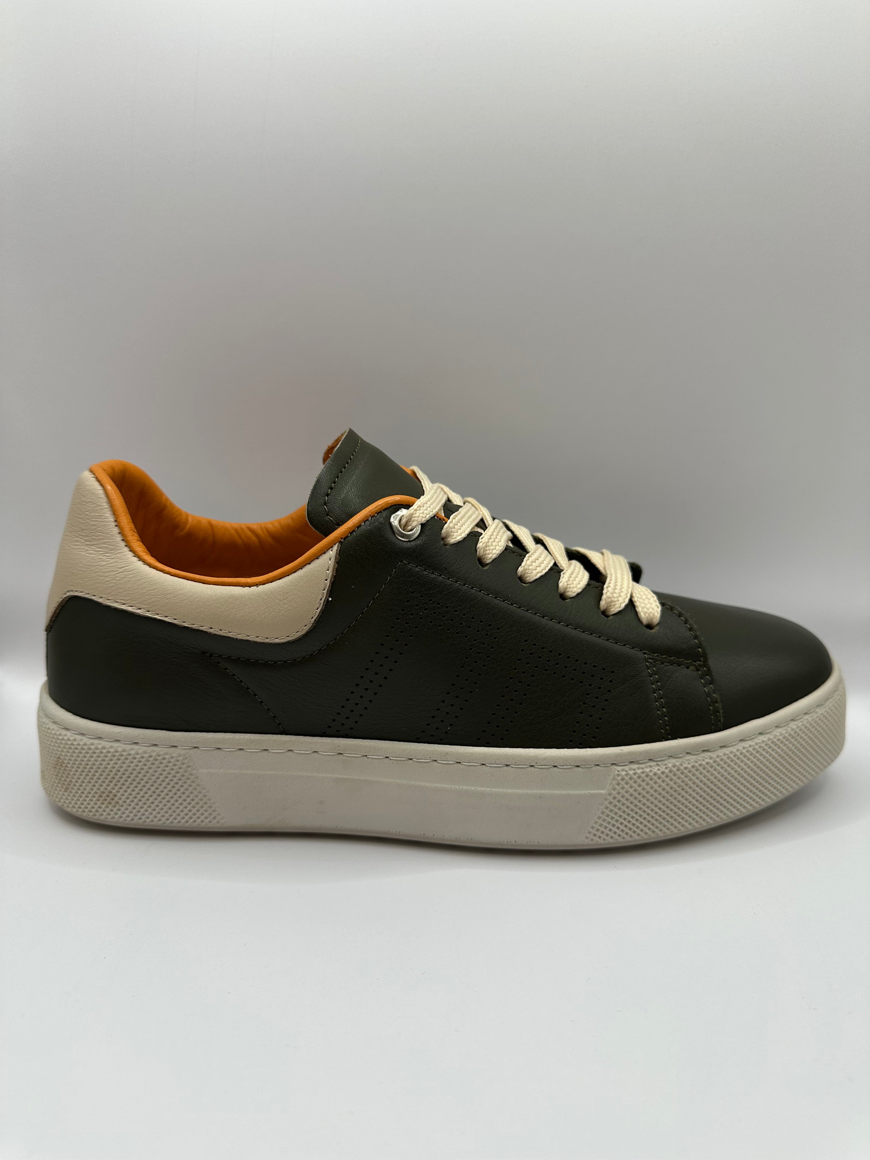 Adidasi Johan Scarpe A300