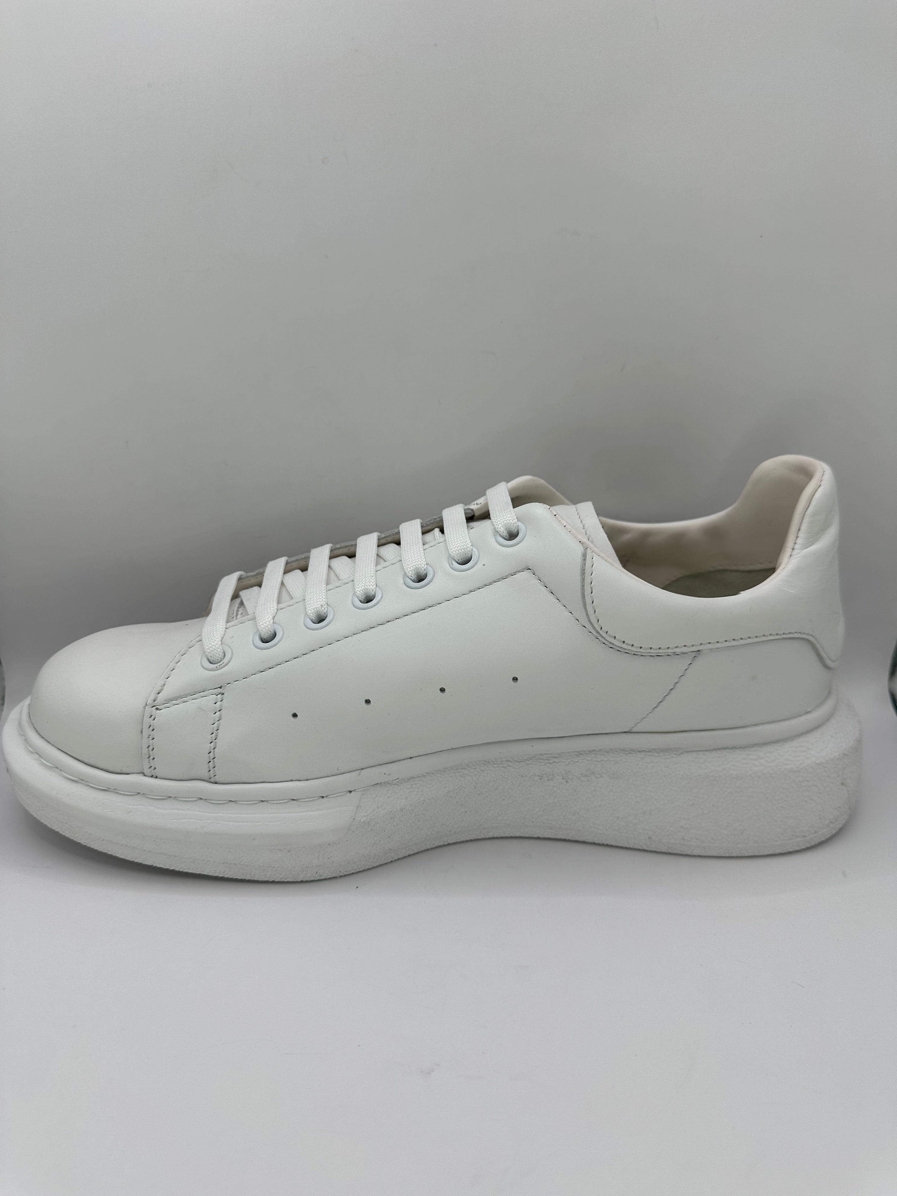 Adidași Nevalis 441