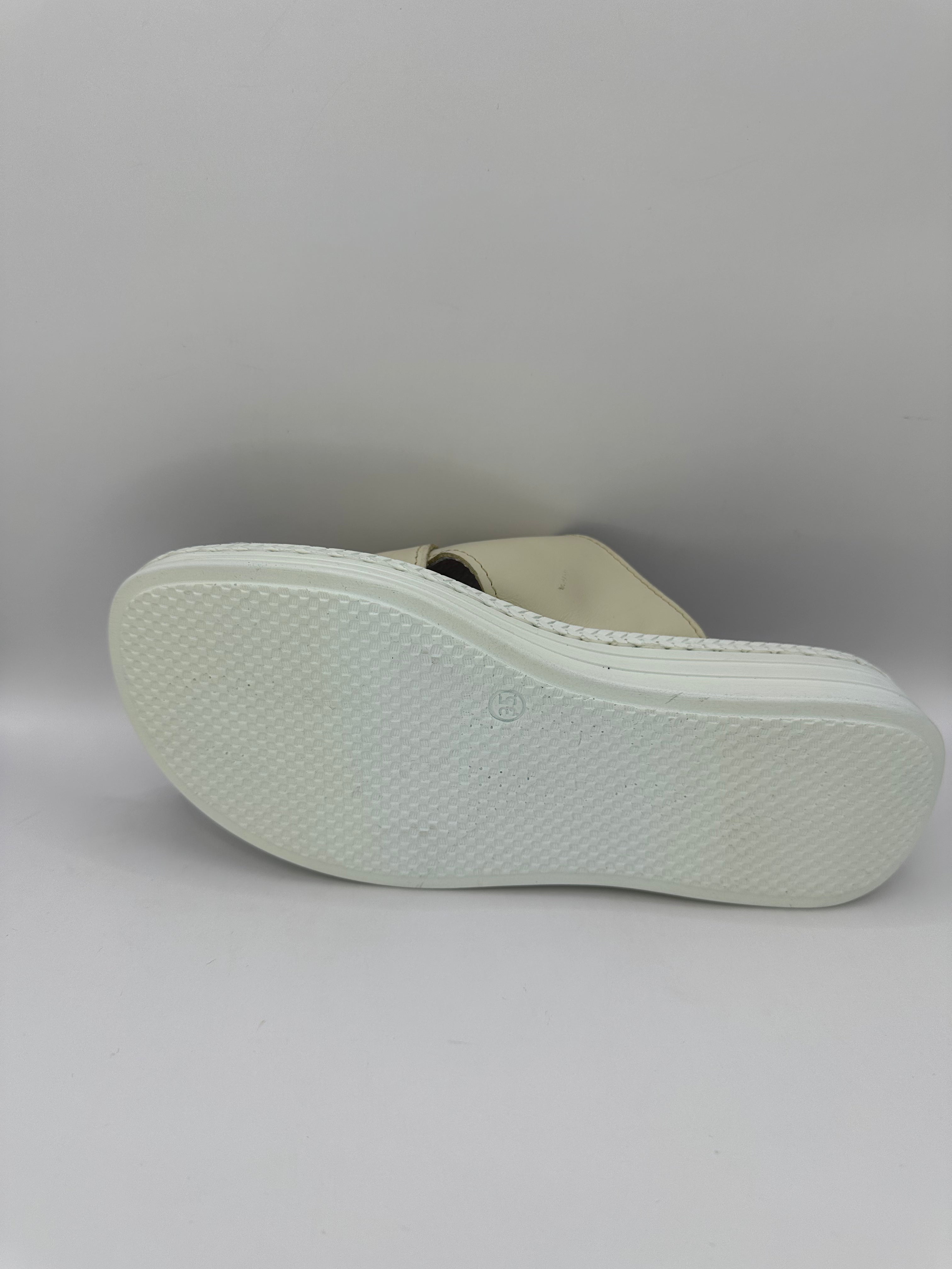 Saboti casual Dr.Max 955