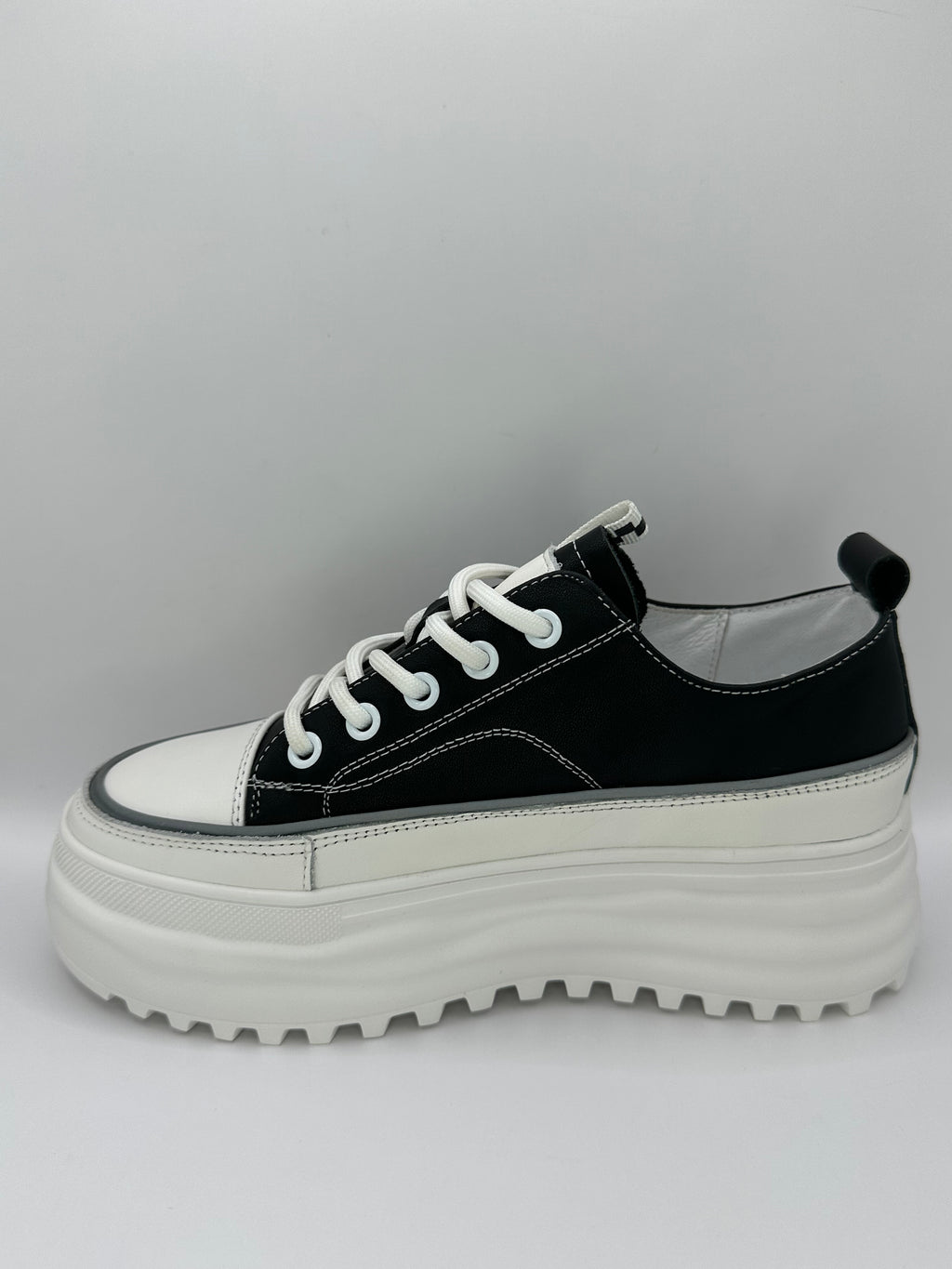 Adidasi Betina Scarpe