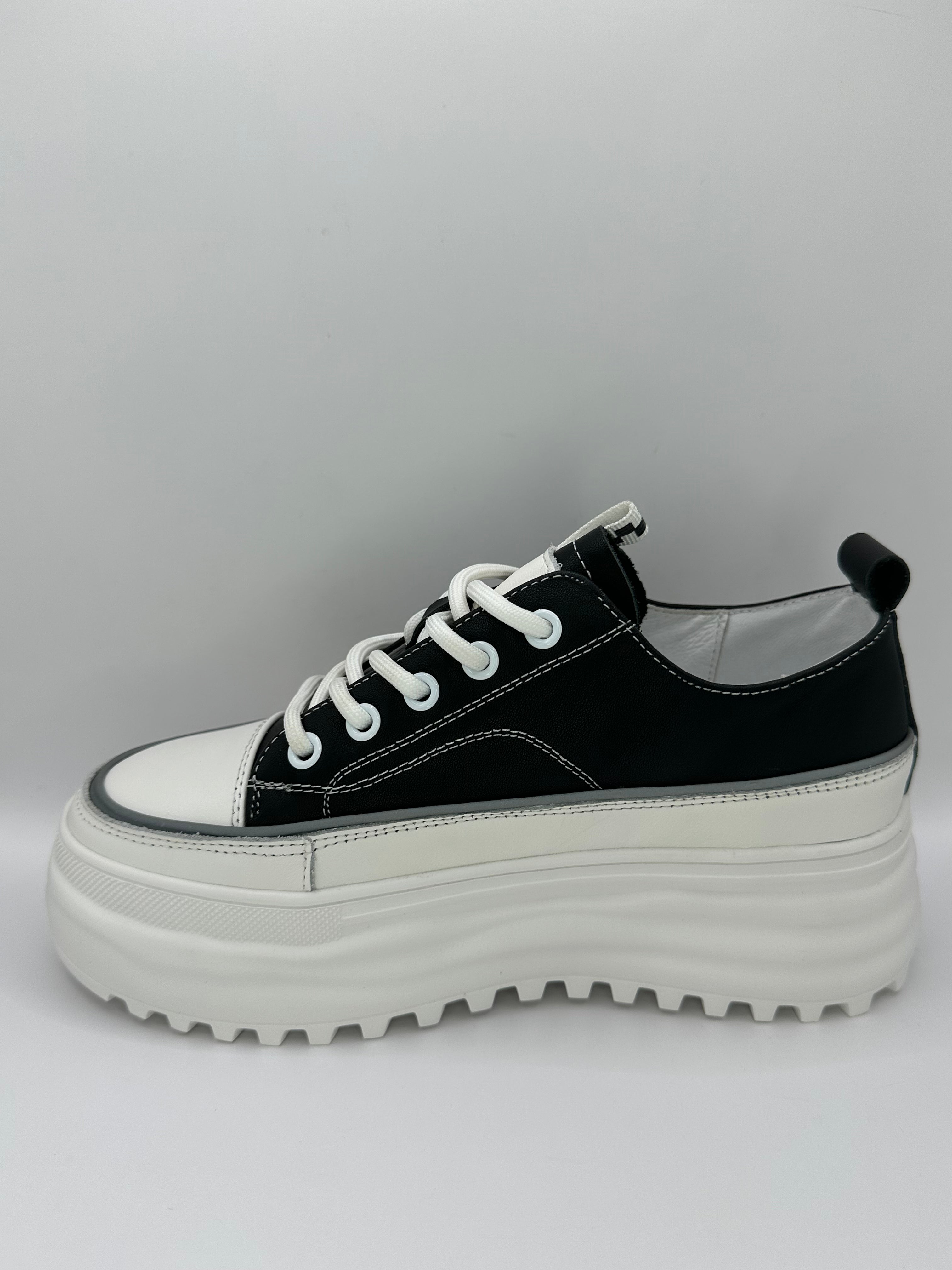 Adidasi Betina Scarpe