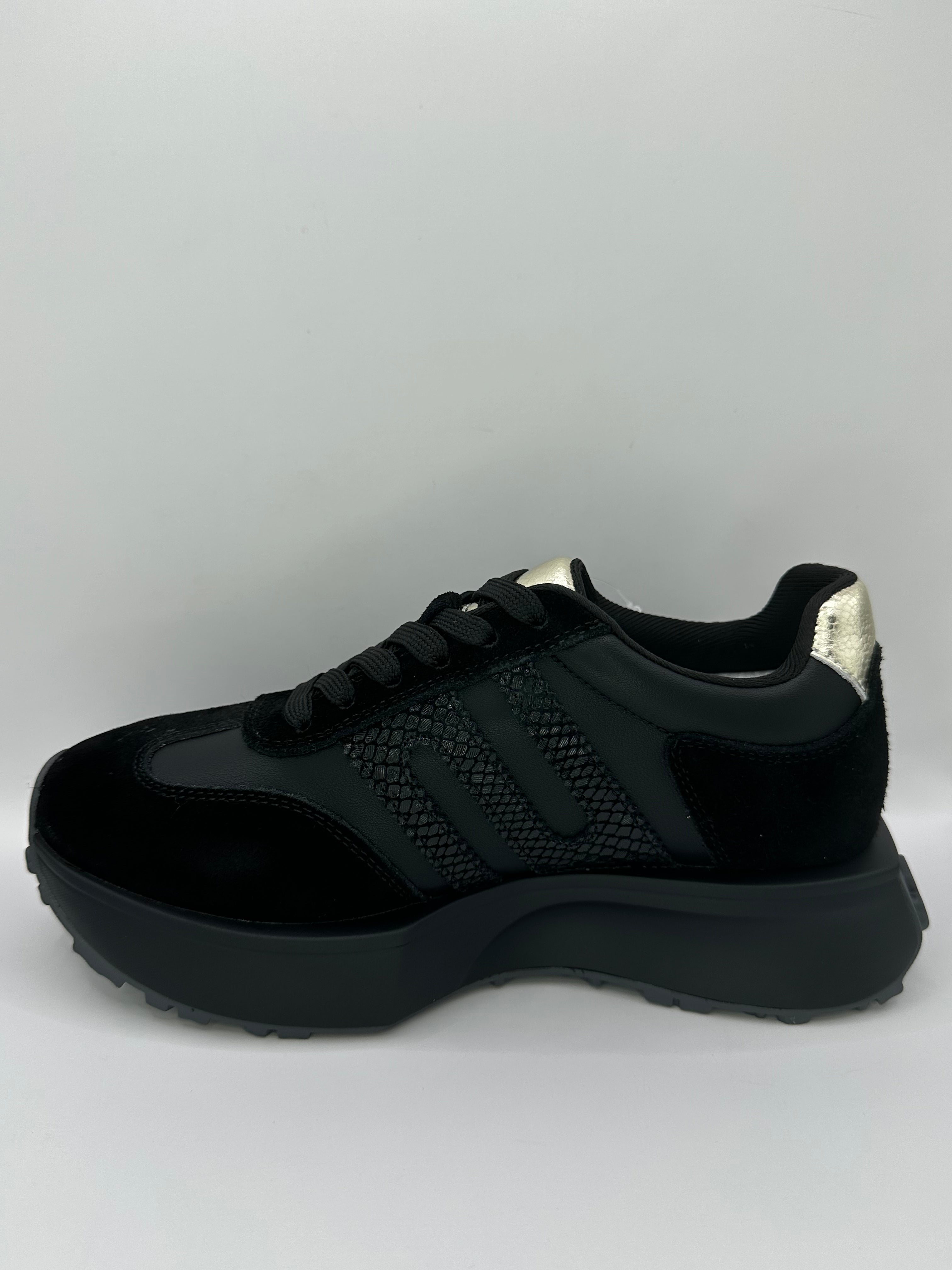 Adidasi Betina Scarpe 7032