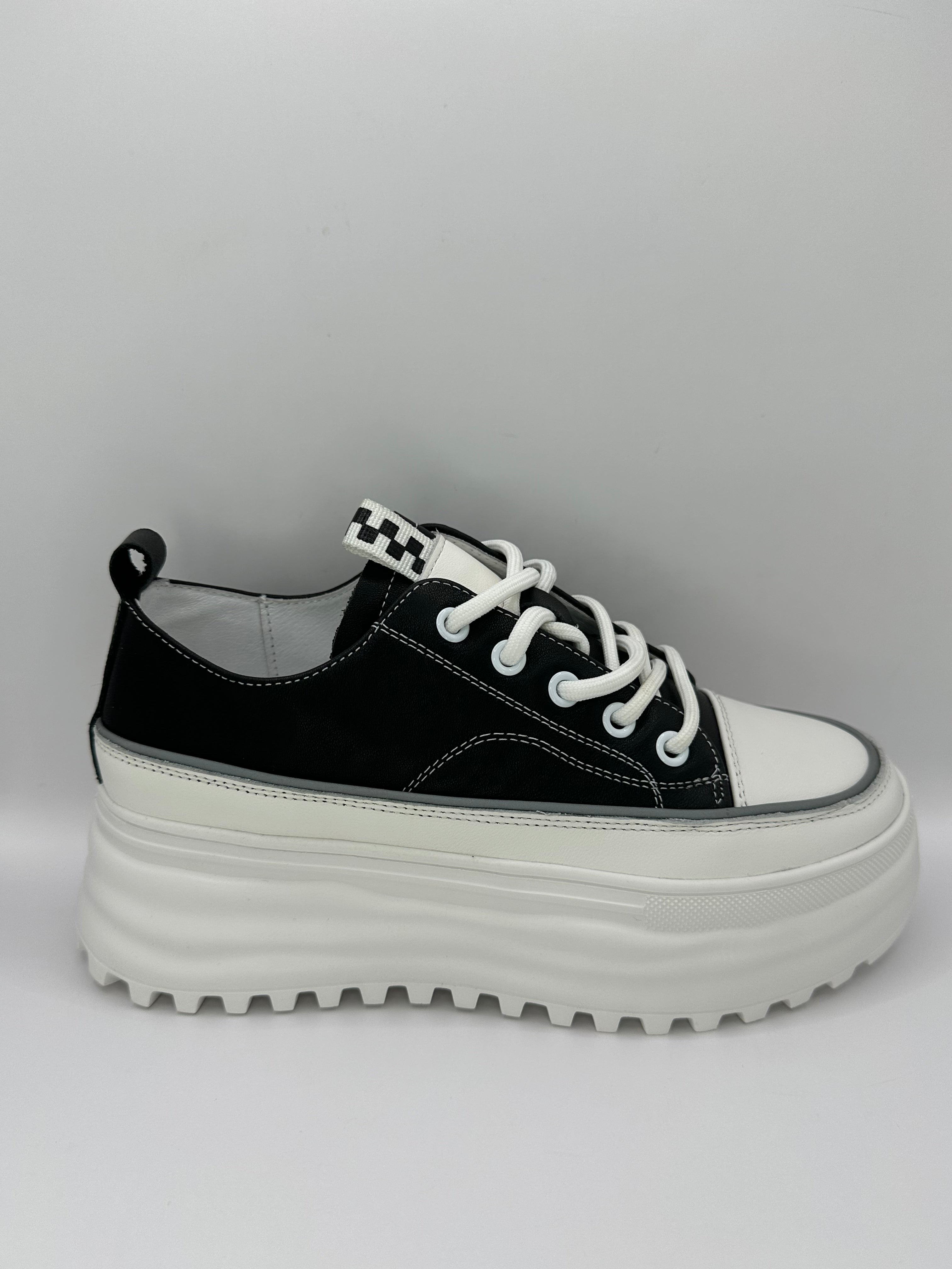 Adidasi Betina Scarpe