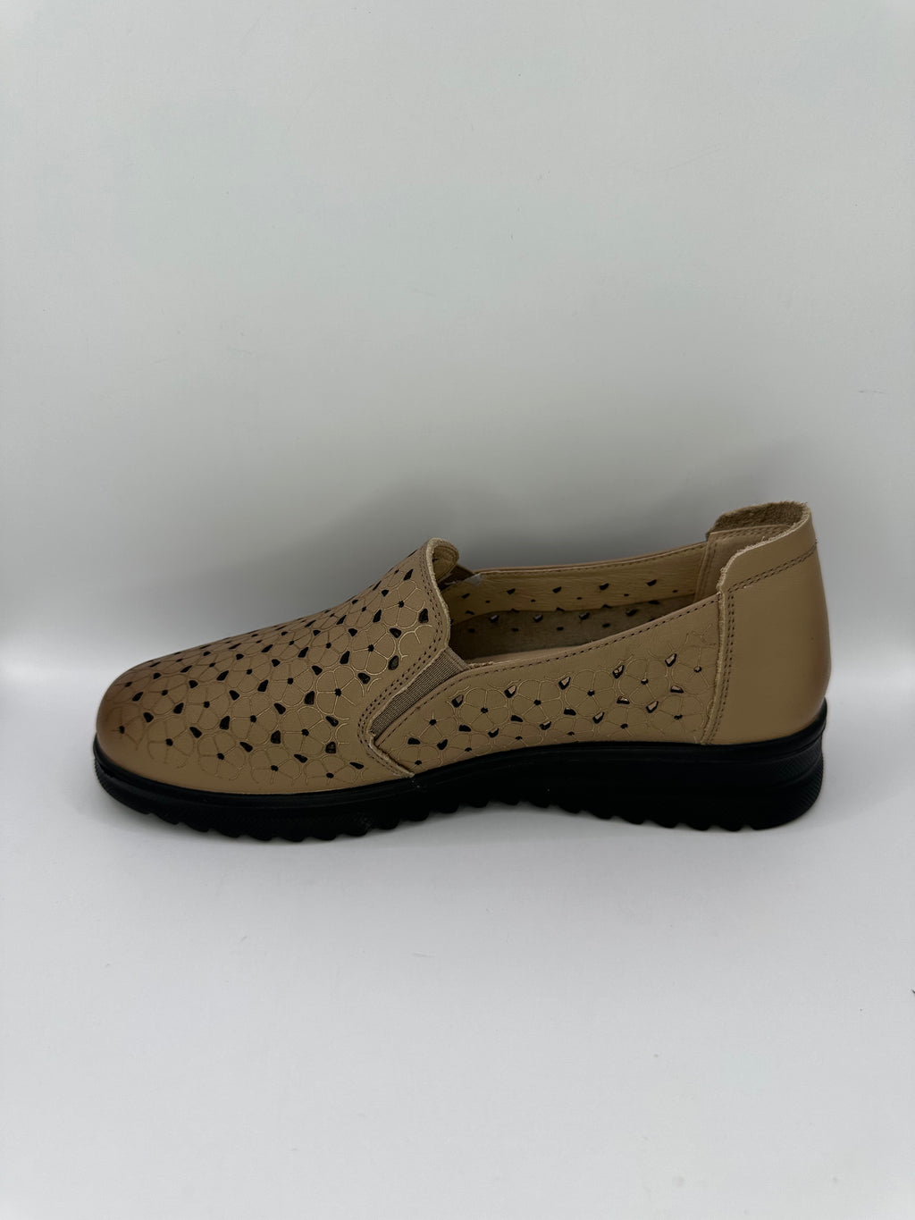 Pantofi perforați Betina Scarpe