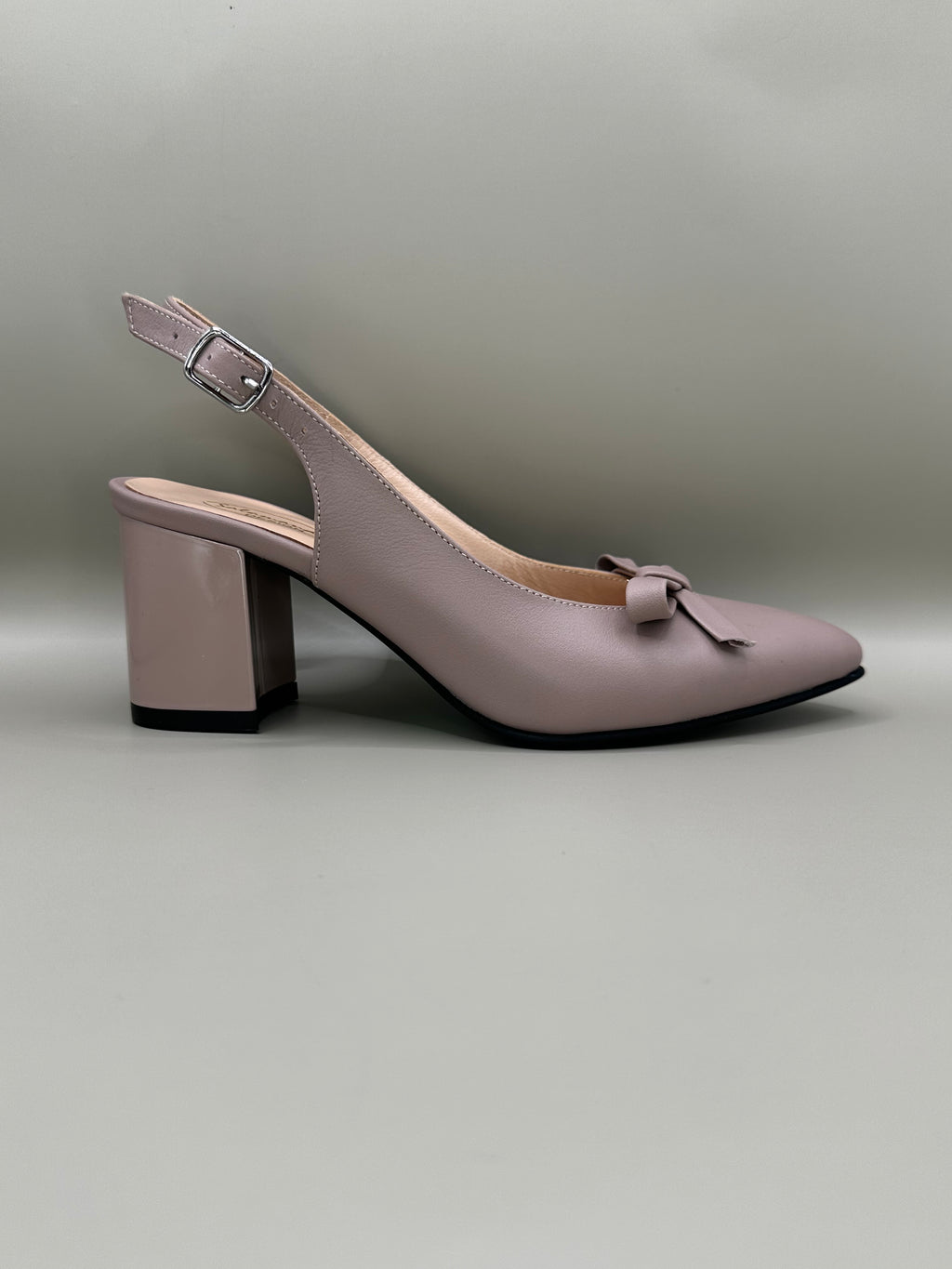 Pantofi eleganți Salamandra 801