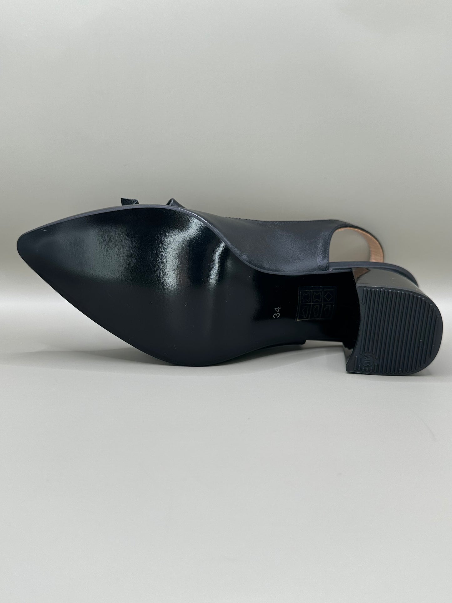 Pantofi eleganți Salamandra 801
