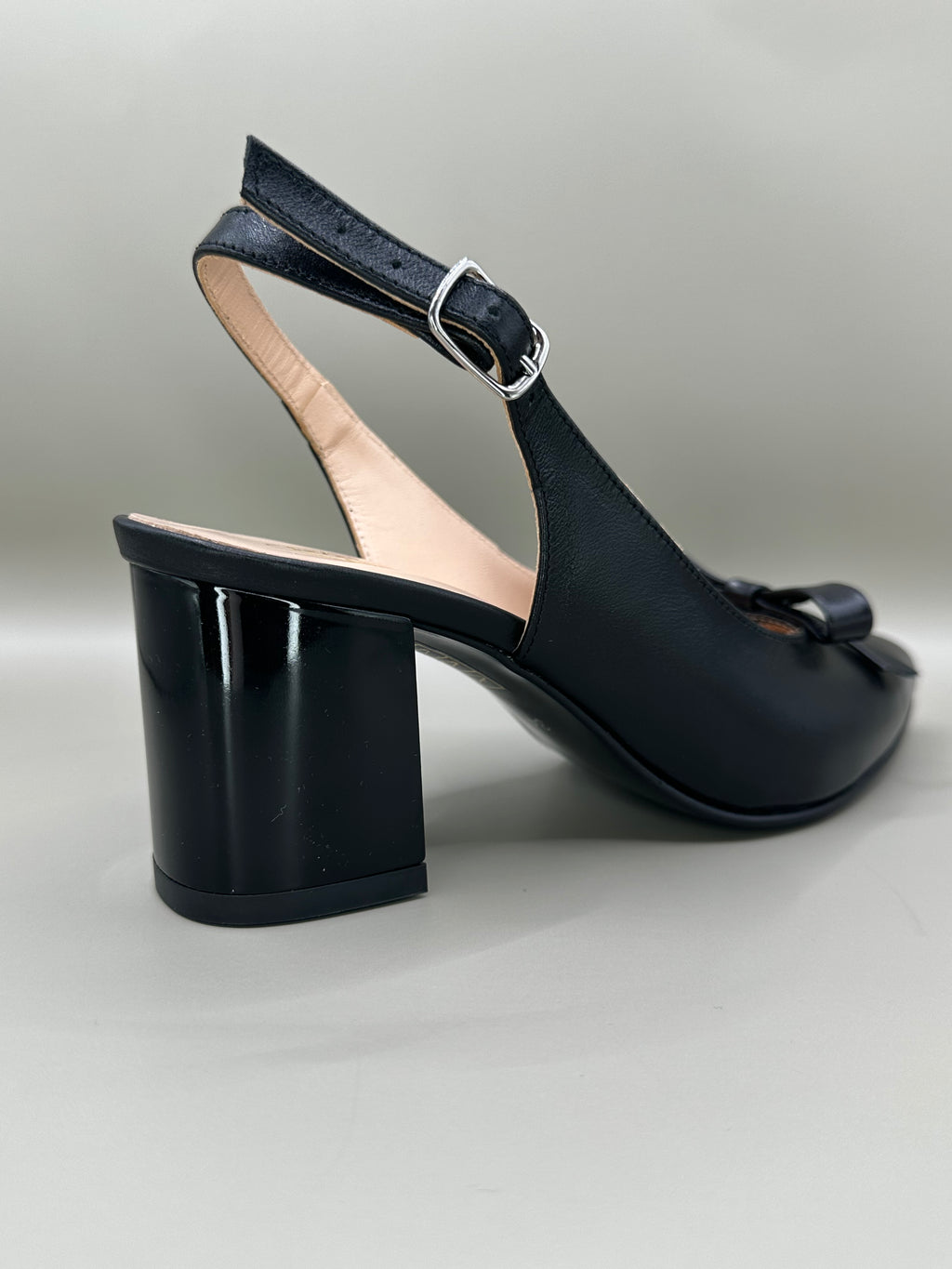 Pantofi eleganți Salamandra 801