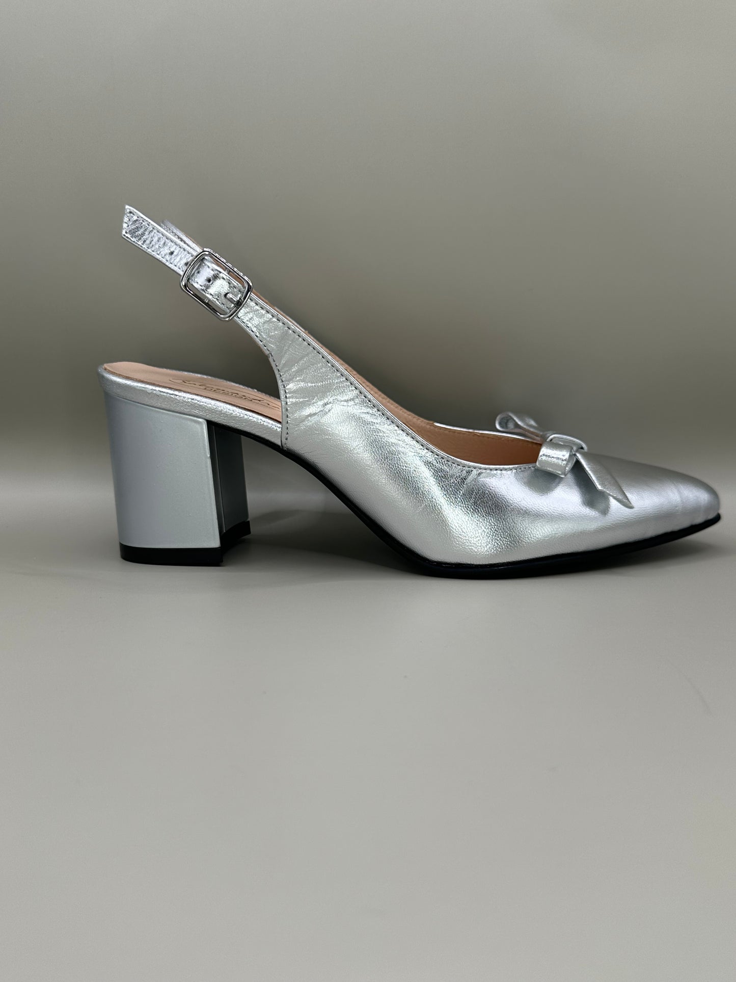 Pantofi eleganți Salamandra 801