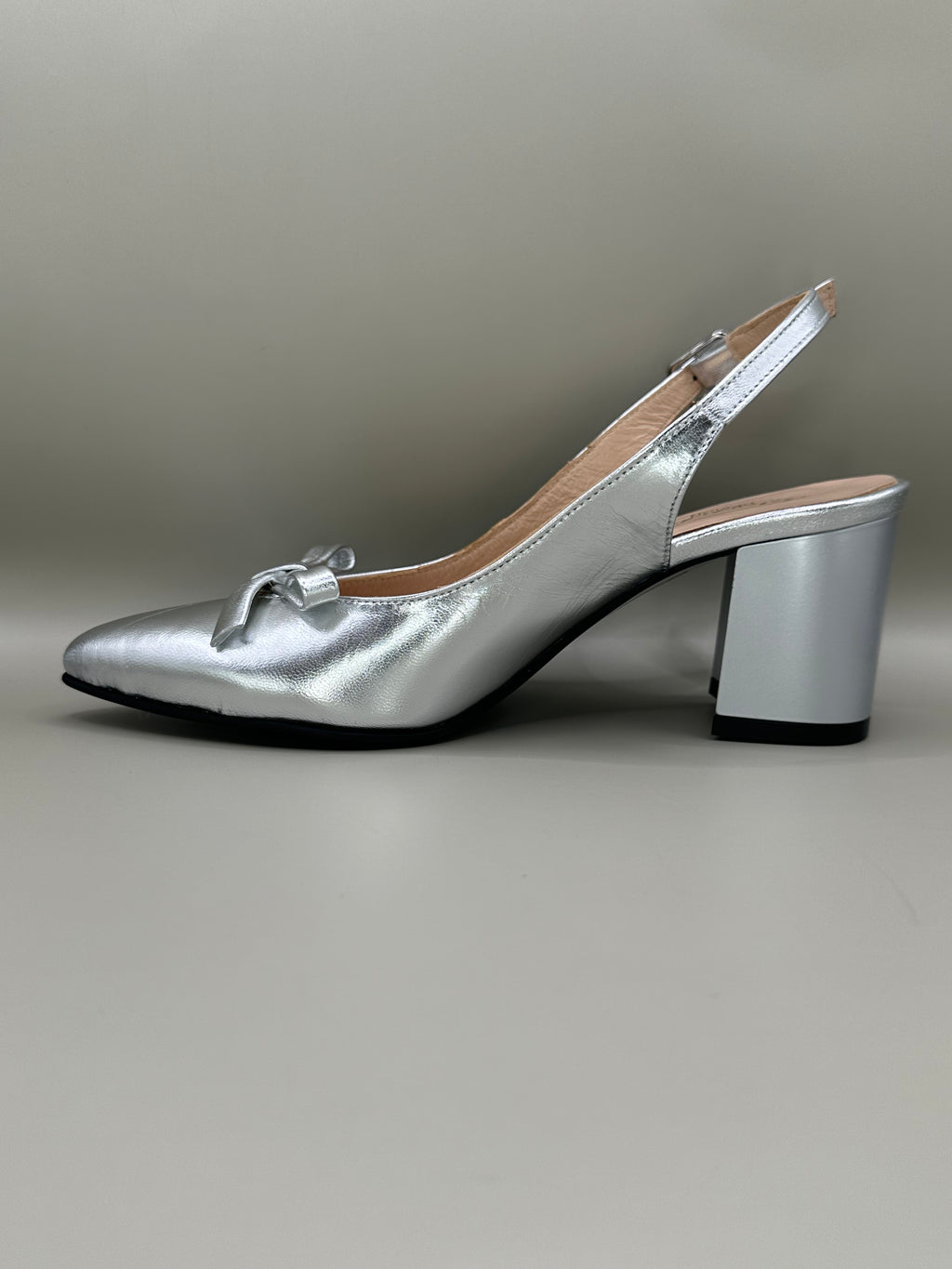 Pantofi eleganți Salamandra 801