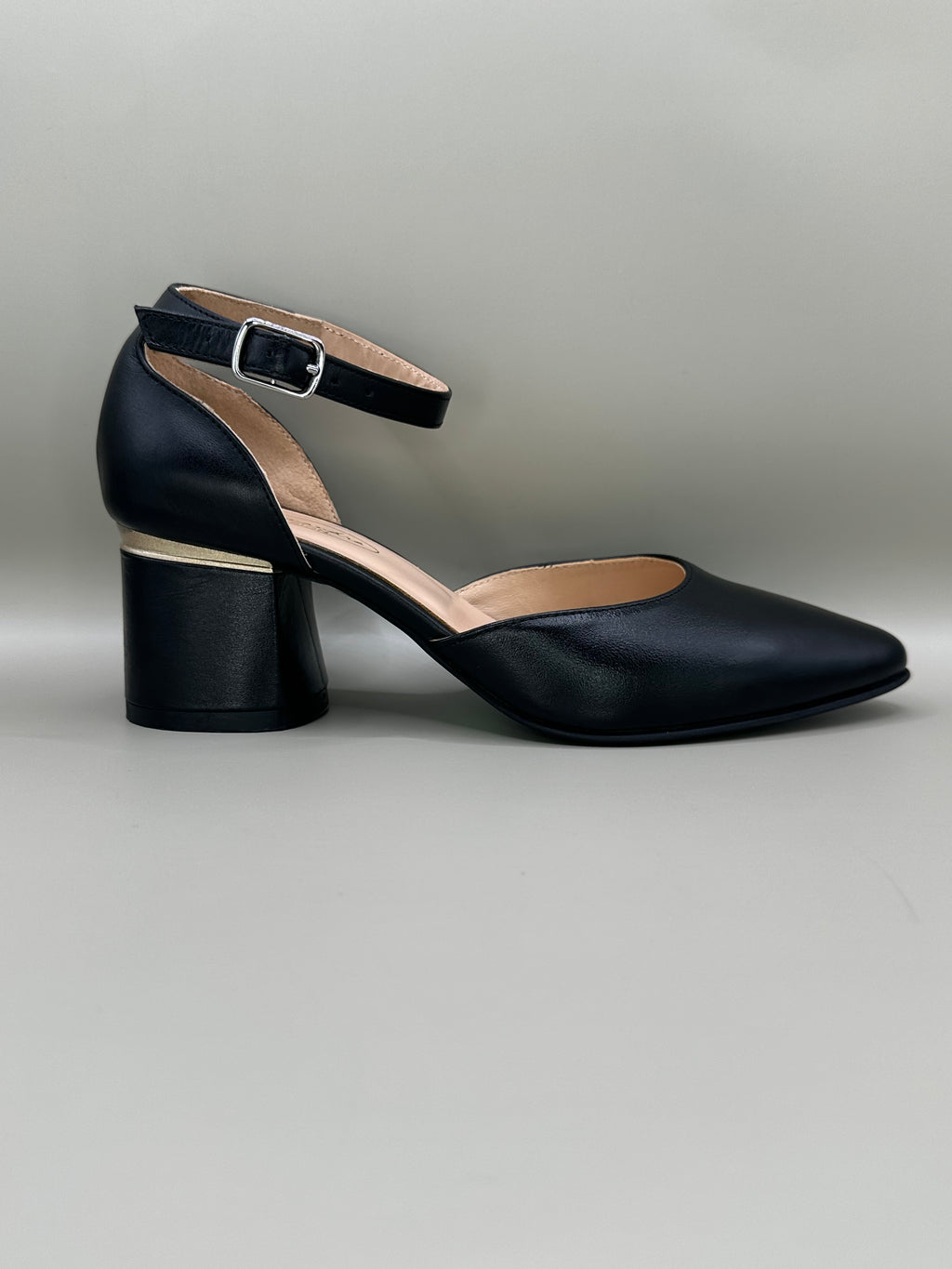 Pantofi eleganți Salamandra 800