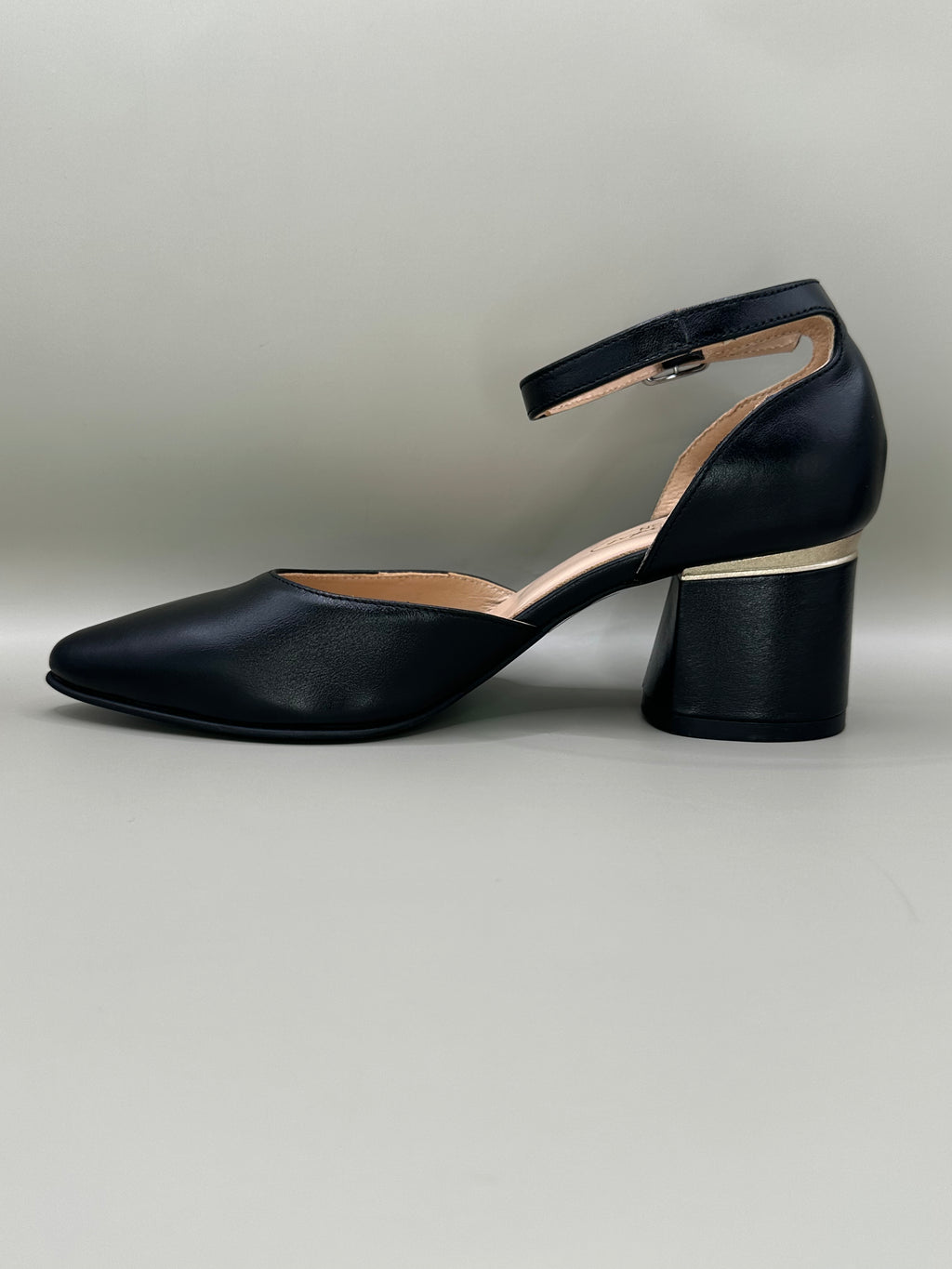 Pantofi eleganți Salamandra 800