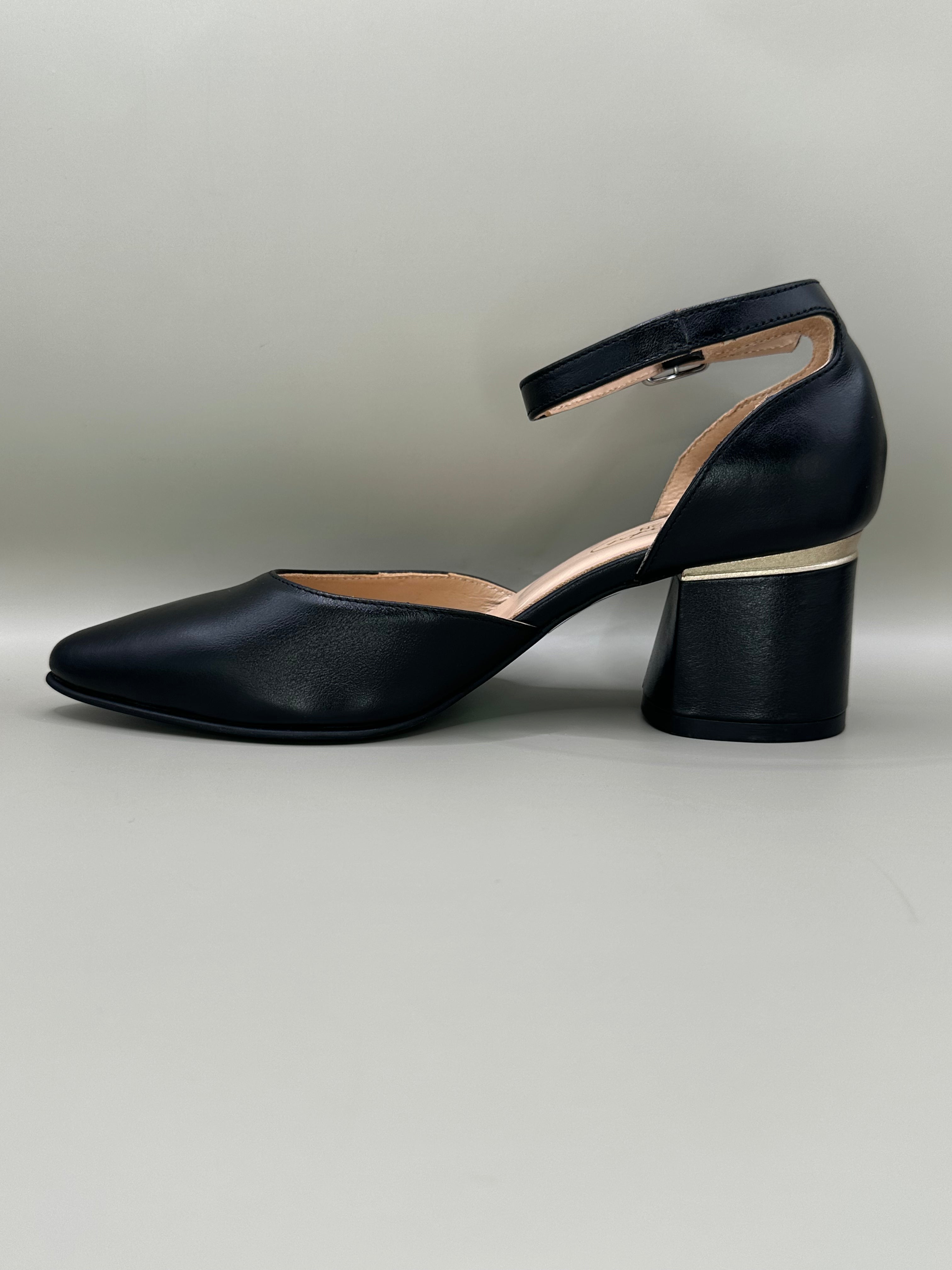 Pantofi eleganți Salamandra 800