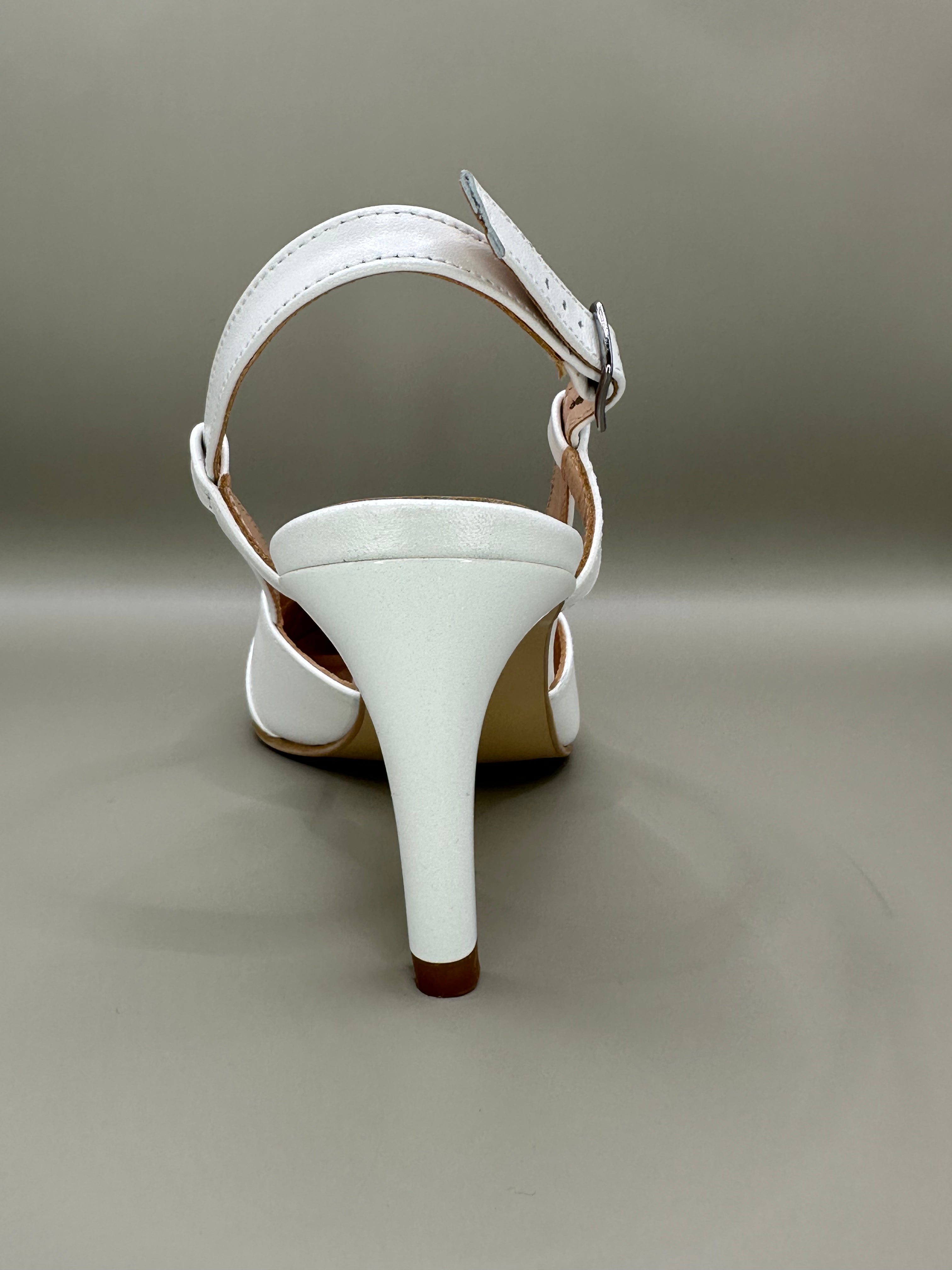 Pantofi eleganți Salamandra 854