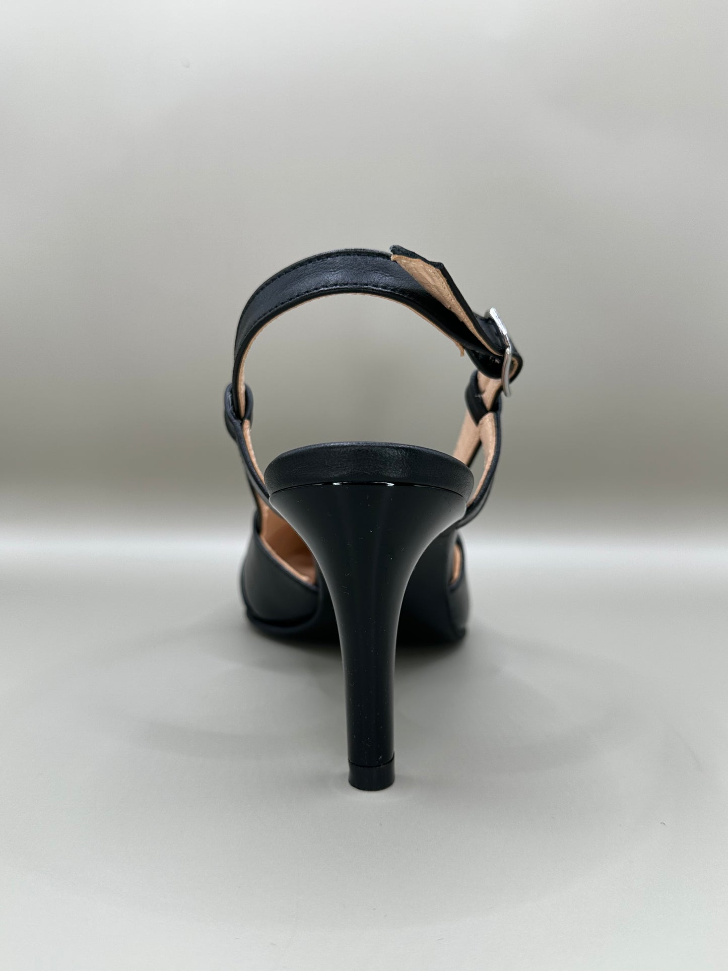 Pantofi eleganți Salamandra 854