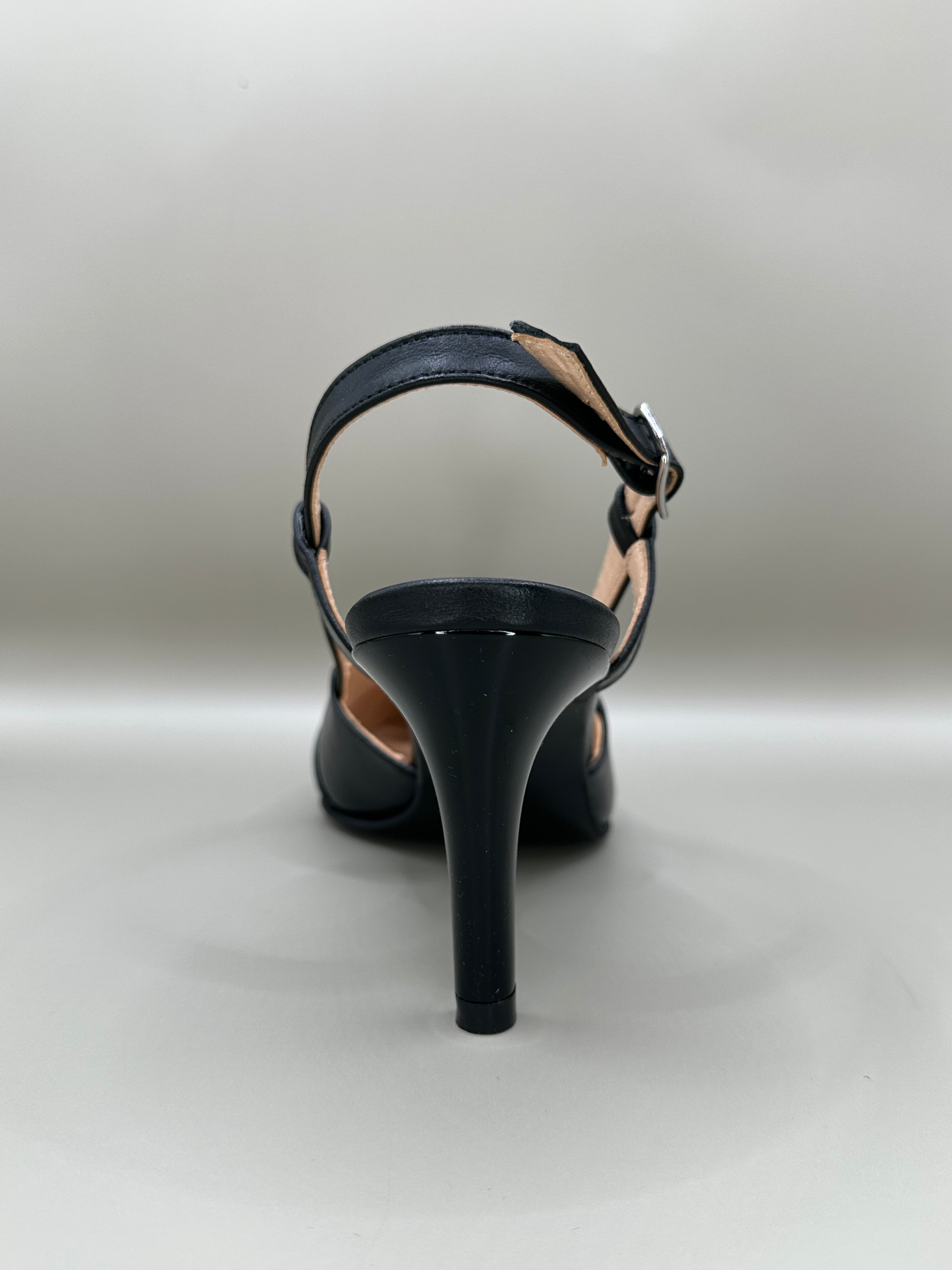 Pantofi eleganți Salamandra 854