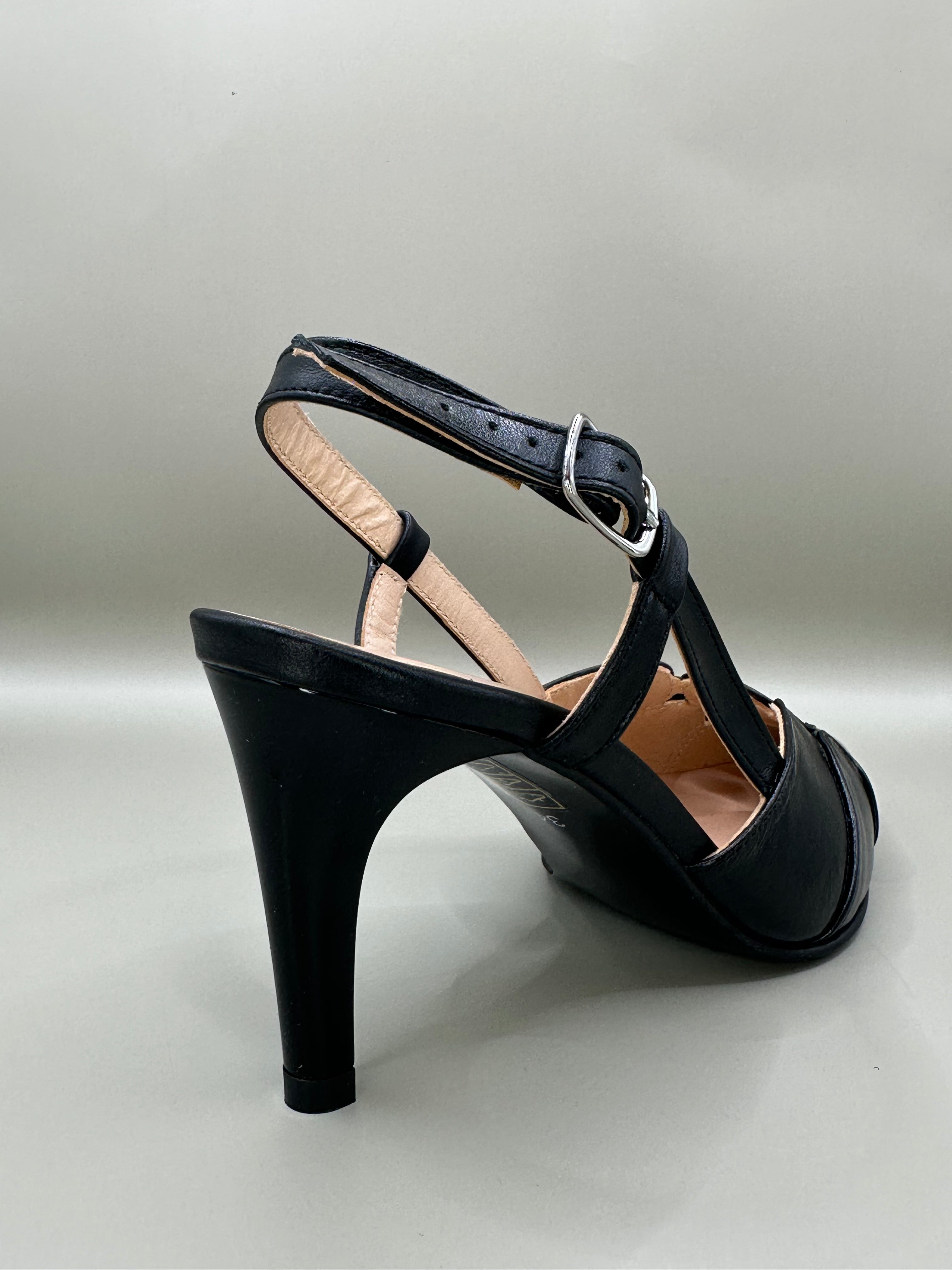 Pantofi eleganți Salamandra 854