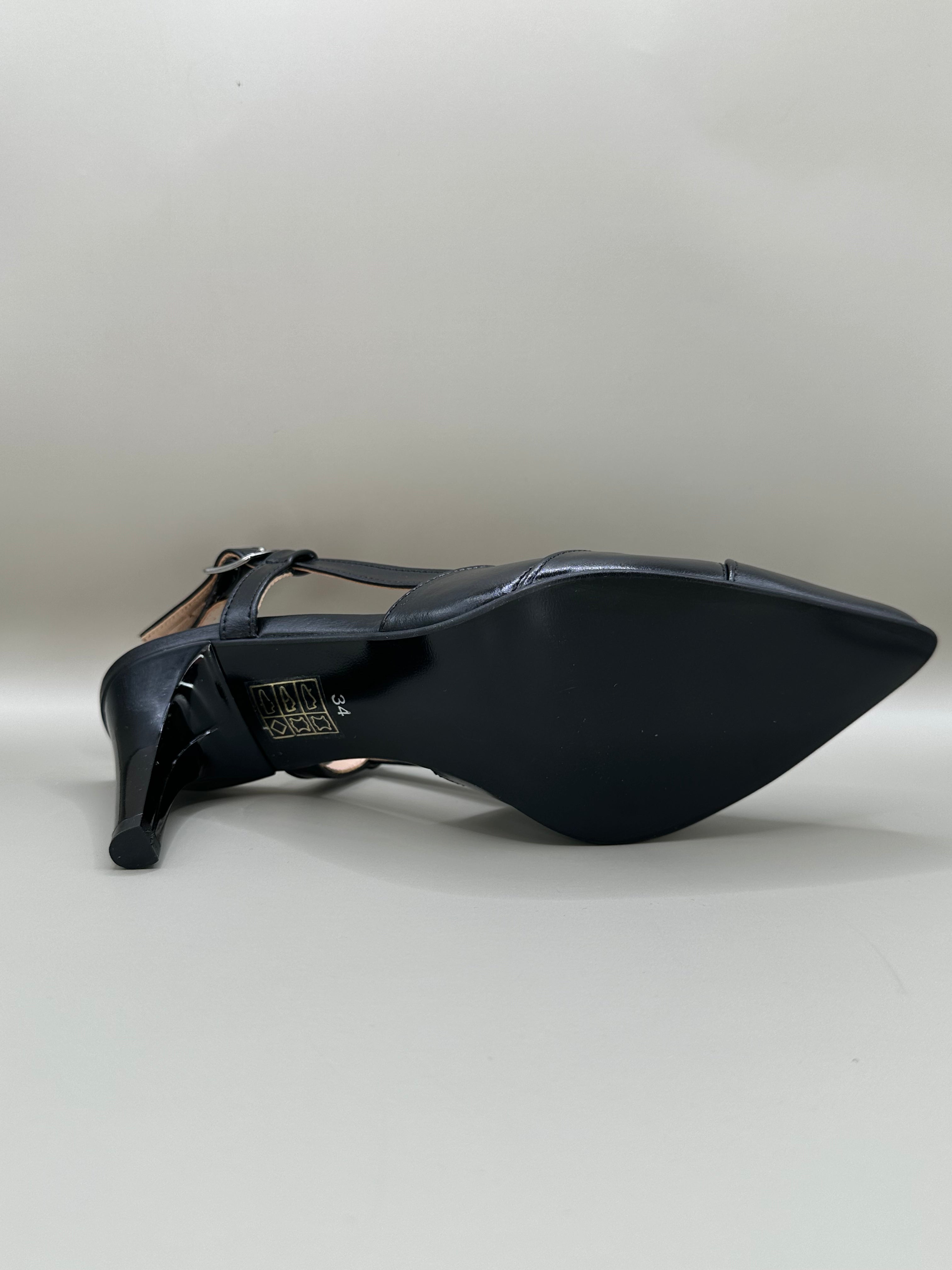Pantofi eleganți Salamandra 854