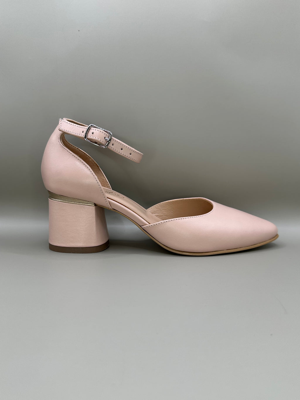 Pantofi eleganți Salamandra 800