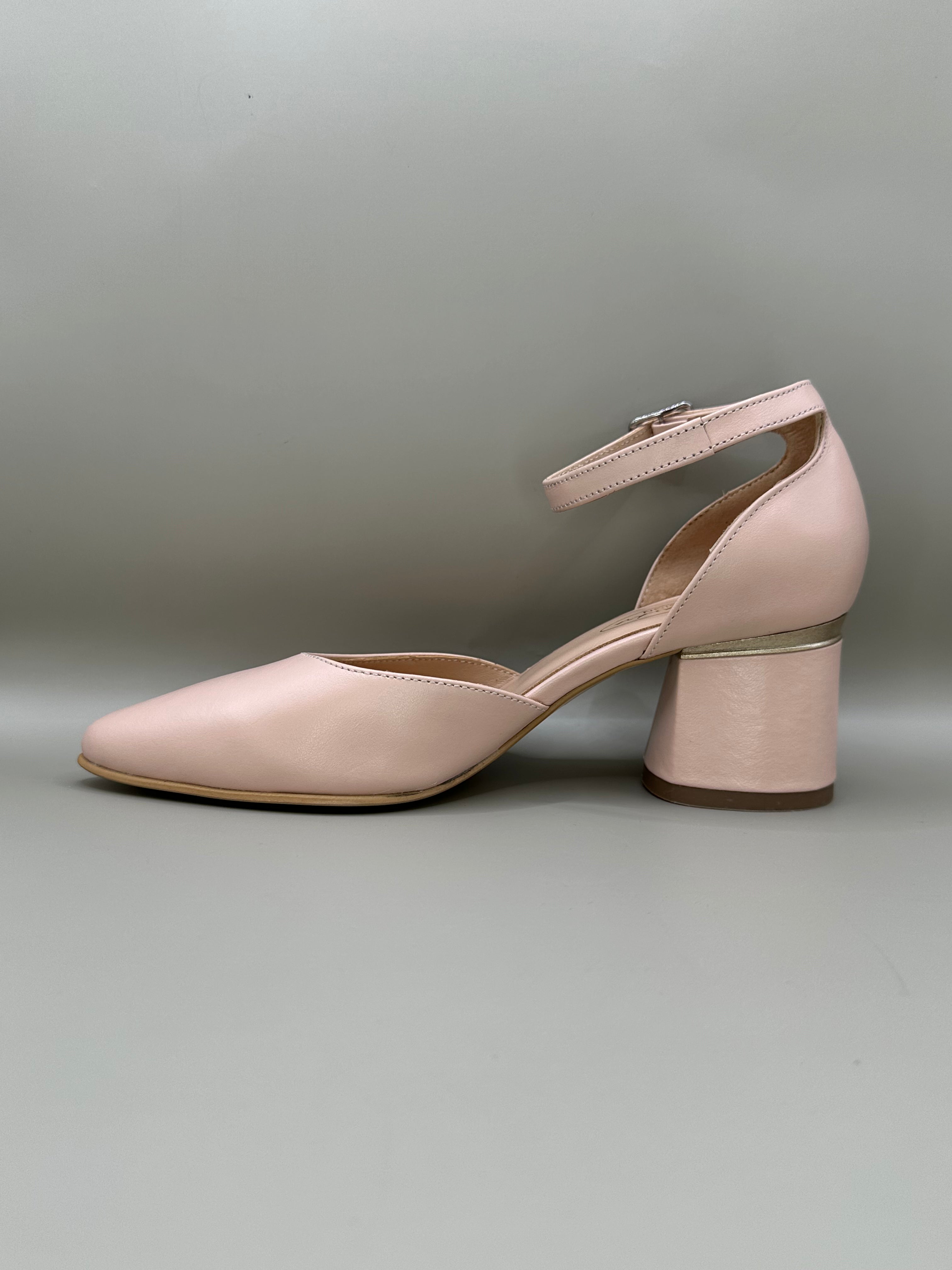 Pantofi eleganți Salamandra 800
