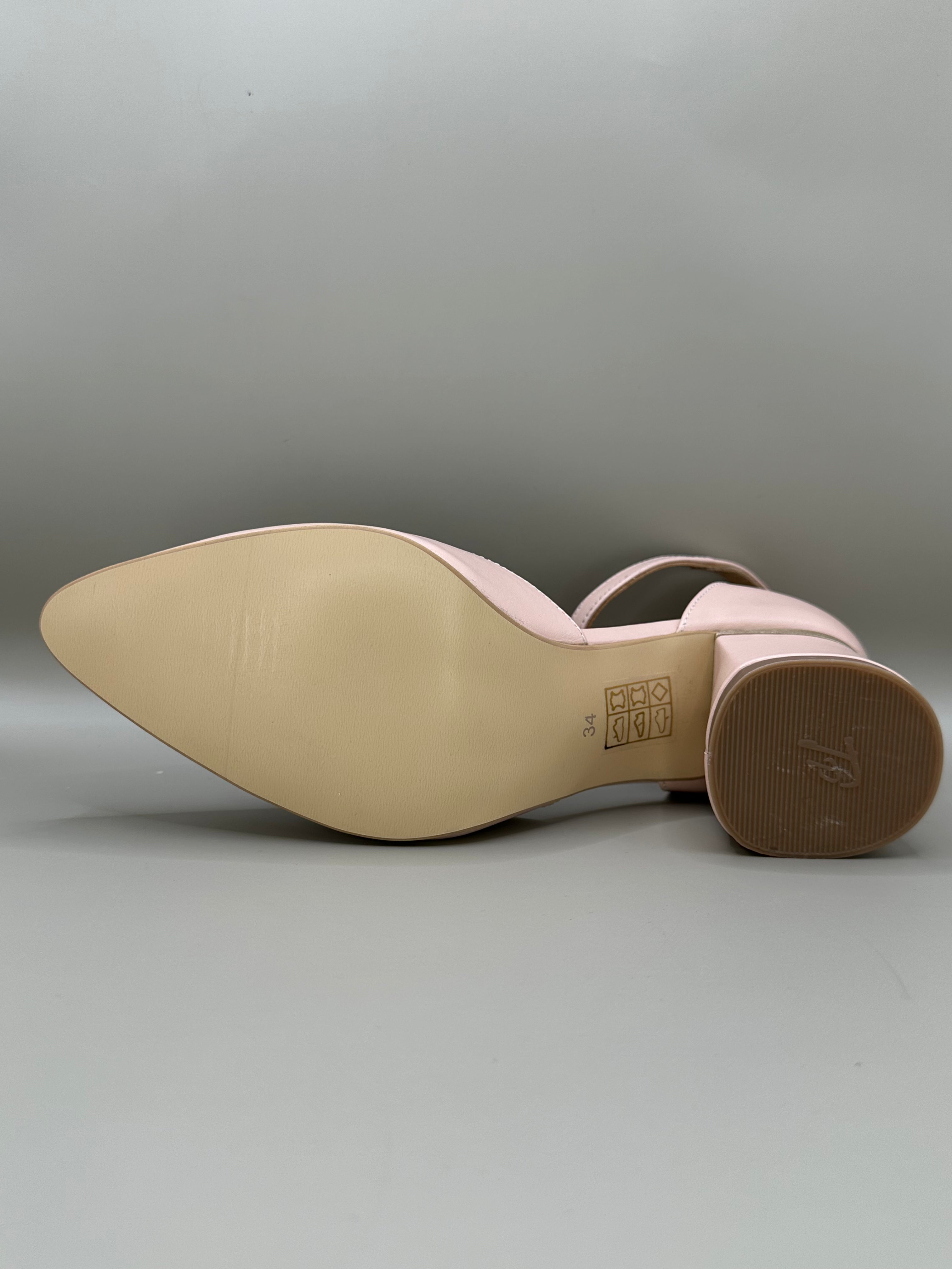 Pantofi eleganți Salamandra 800
