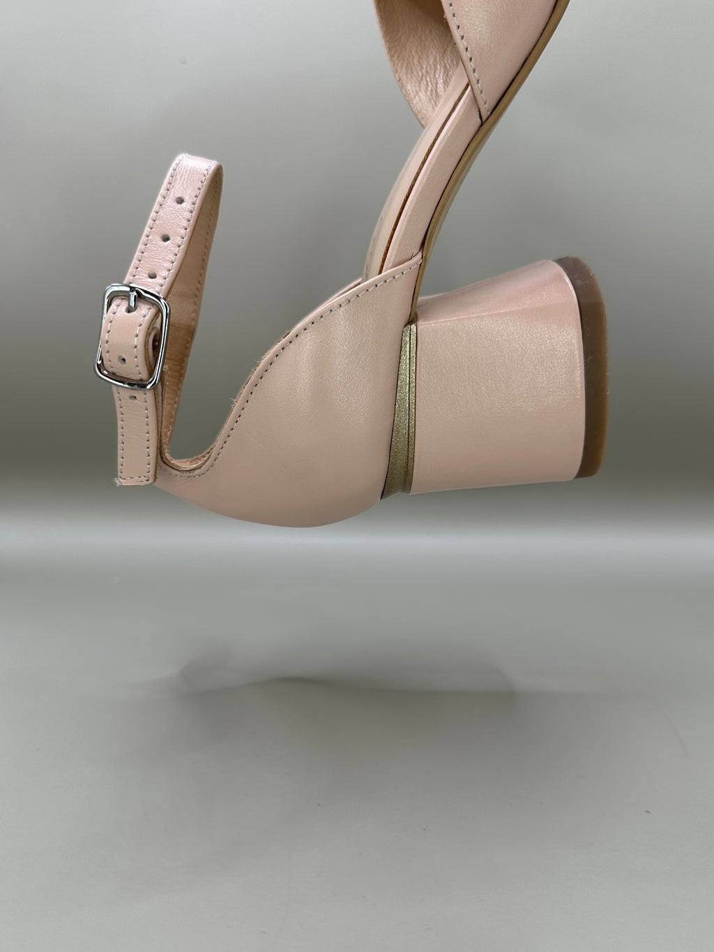 Pantofi eleganți Salamandra 800