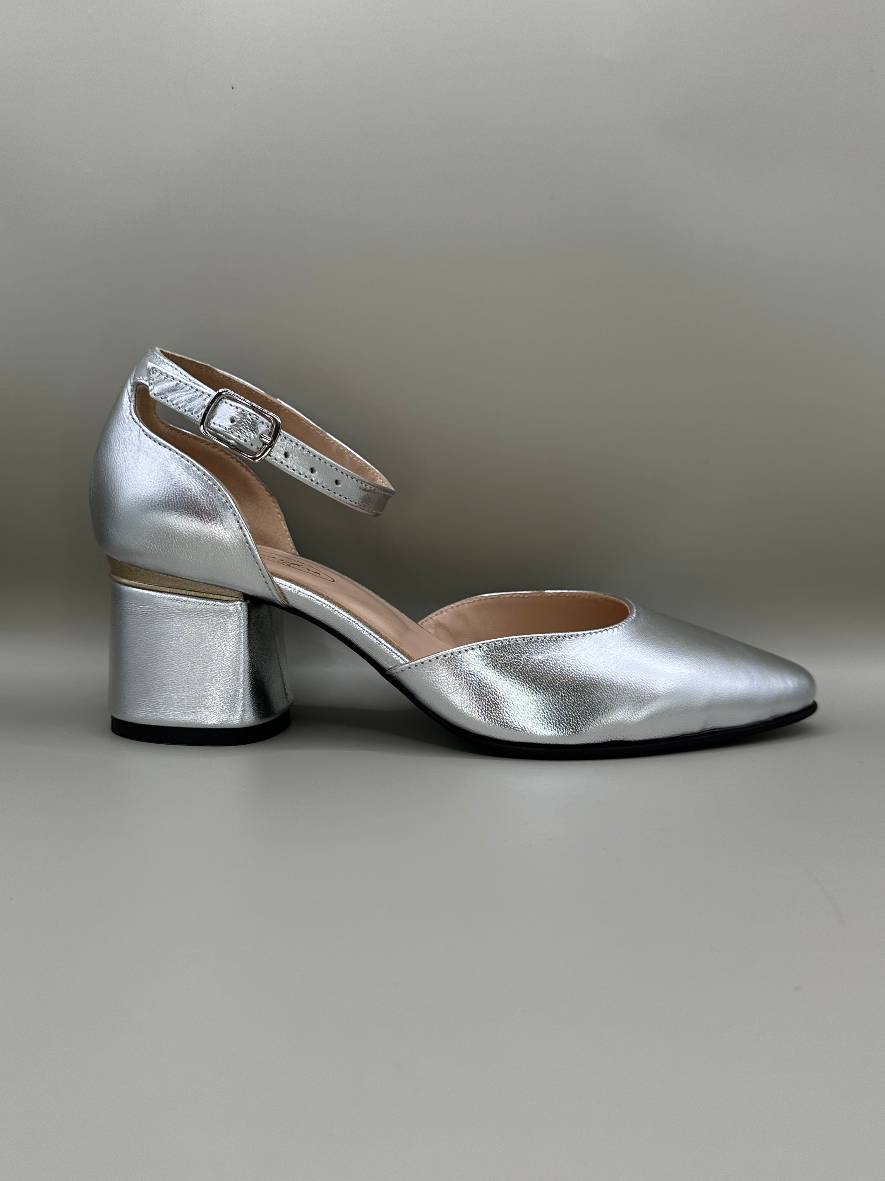Pantofi eleganți Salamandra 800
