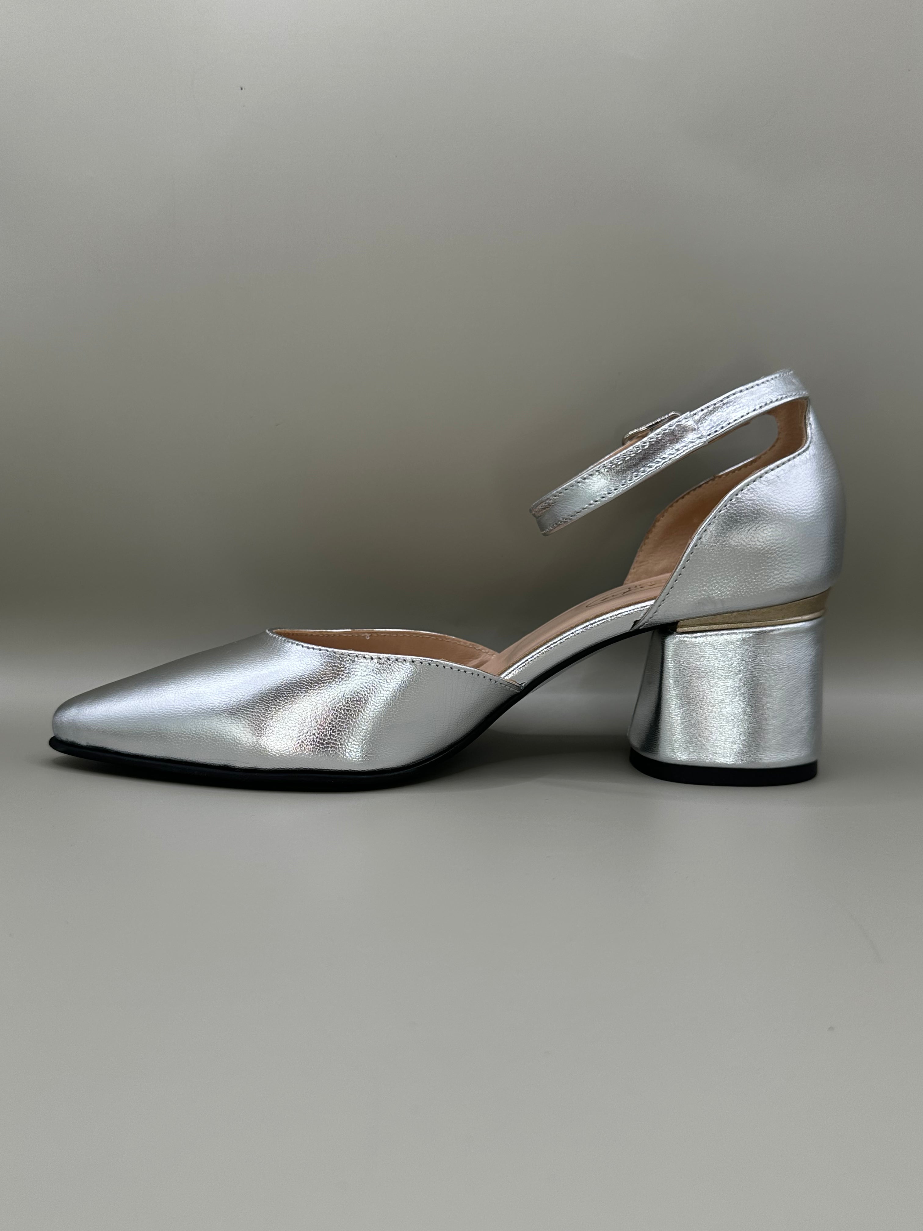 Pantofi eleganți Salamandra 800