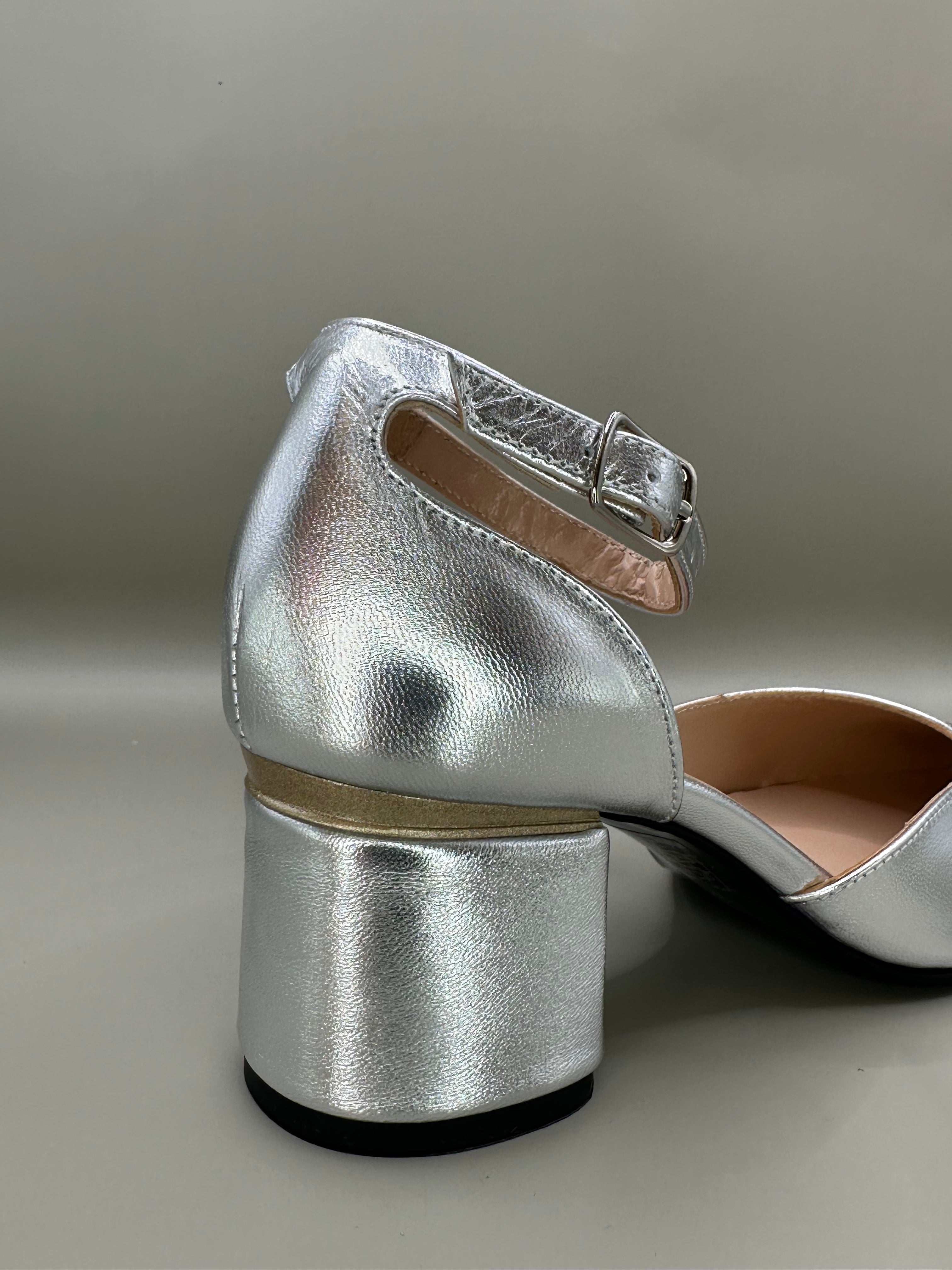 Pantofi eleganți Salamandra 800