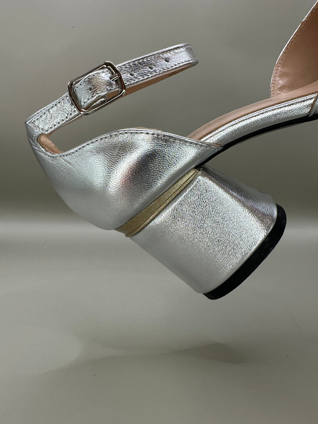 Pantofi eleganți Salamandra 800