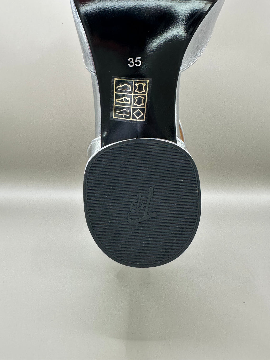 Pantofi eleganți Salamandra 800