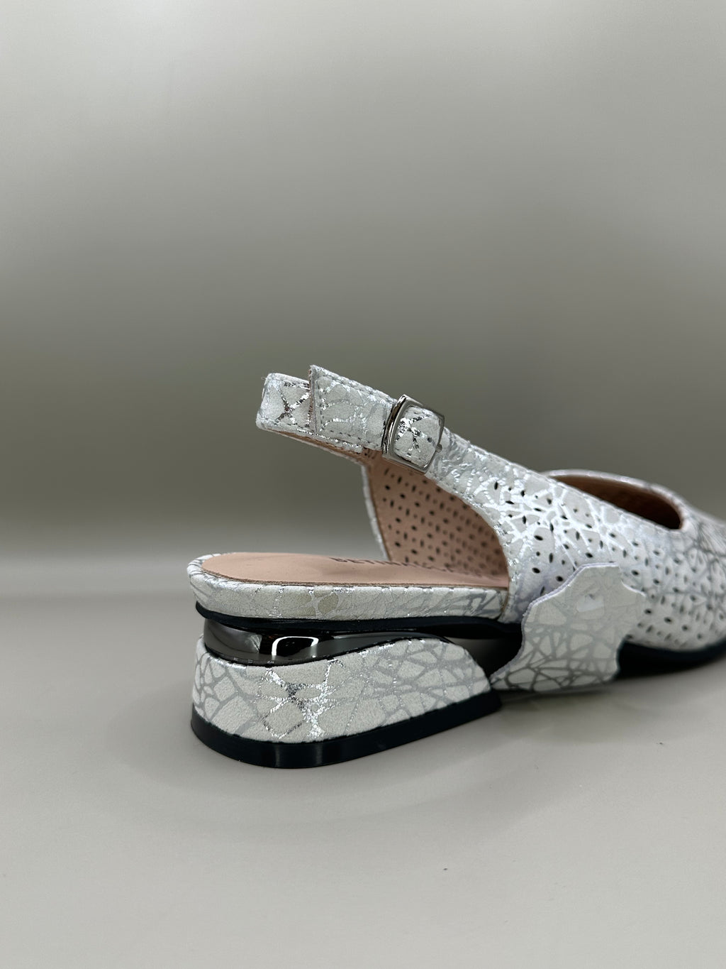 Pantofi eleganți decupați in spate Betina Scarpe 33205