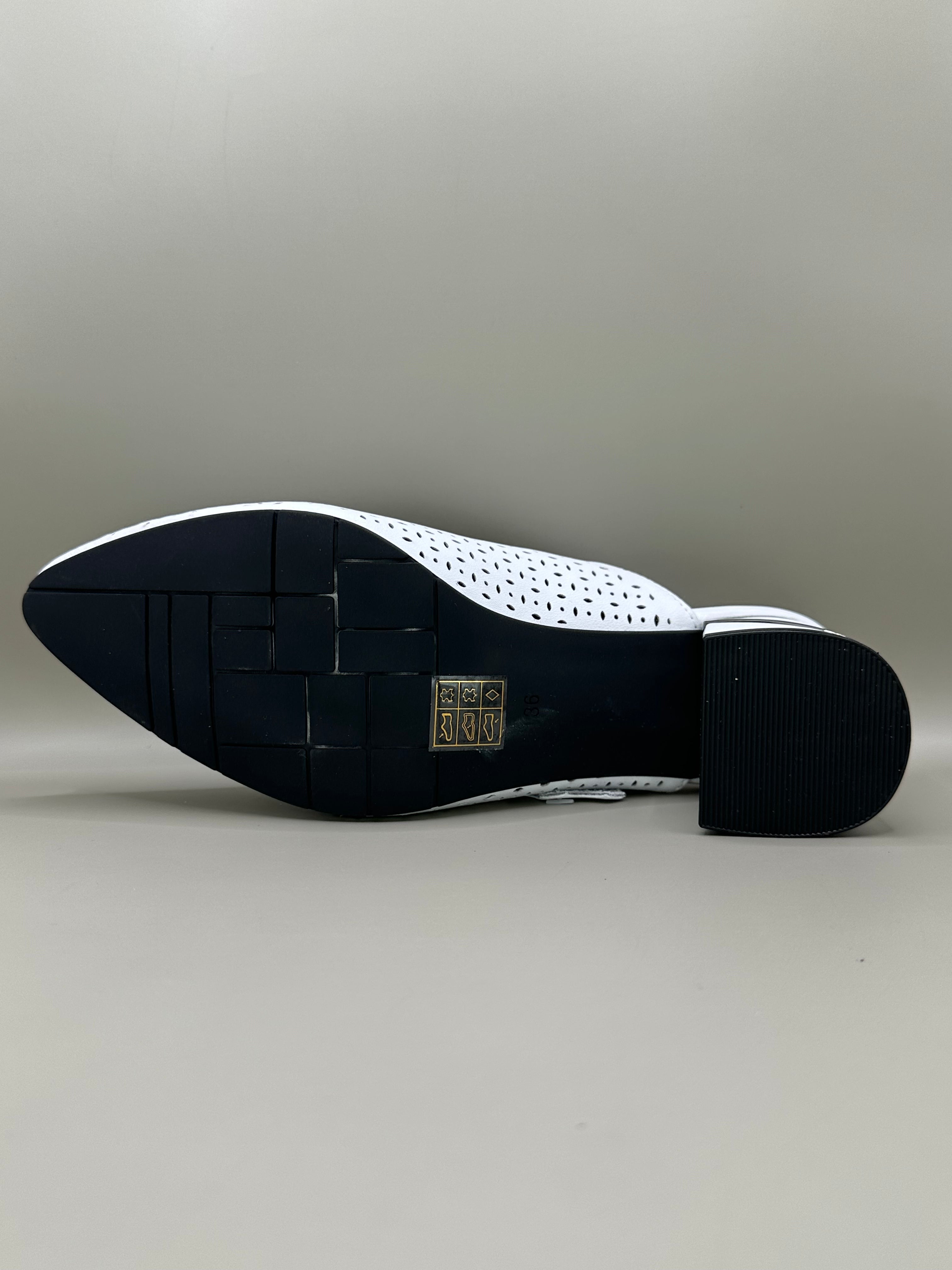 Pantofi eleganți decupați in spate Betina Scarpe