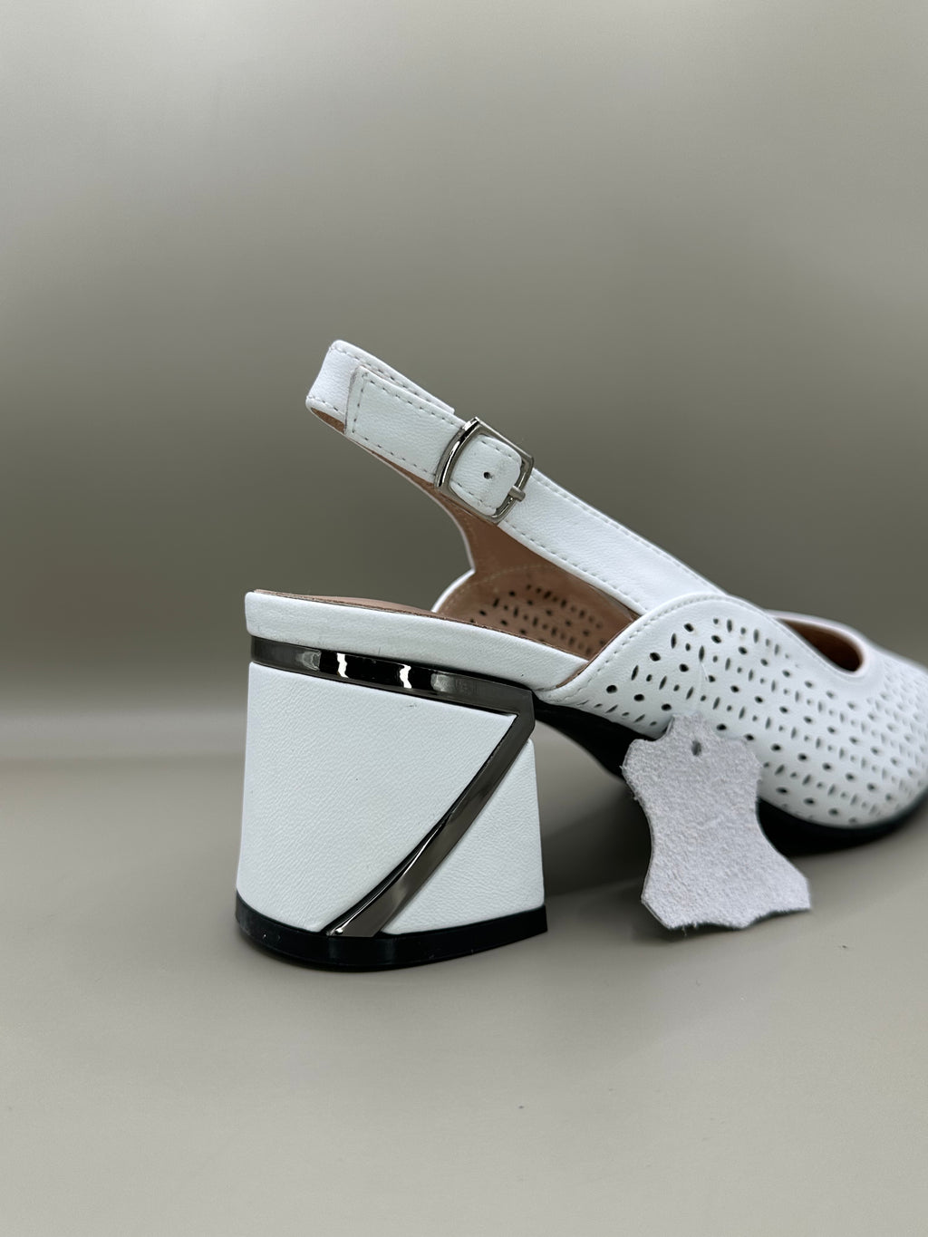 Pantofi eleganți decupați in spate Betina Scarpe