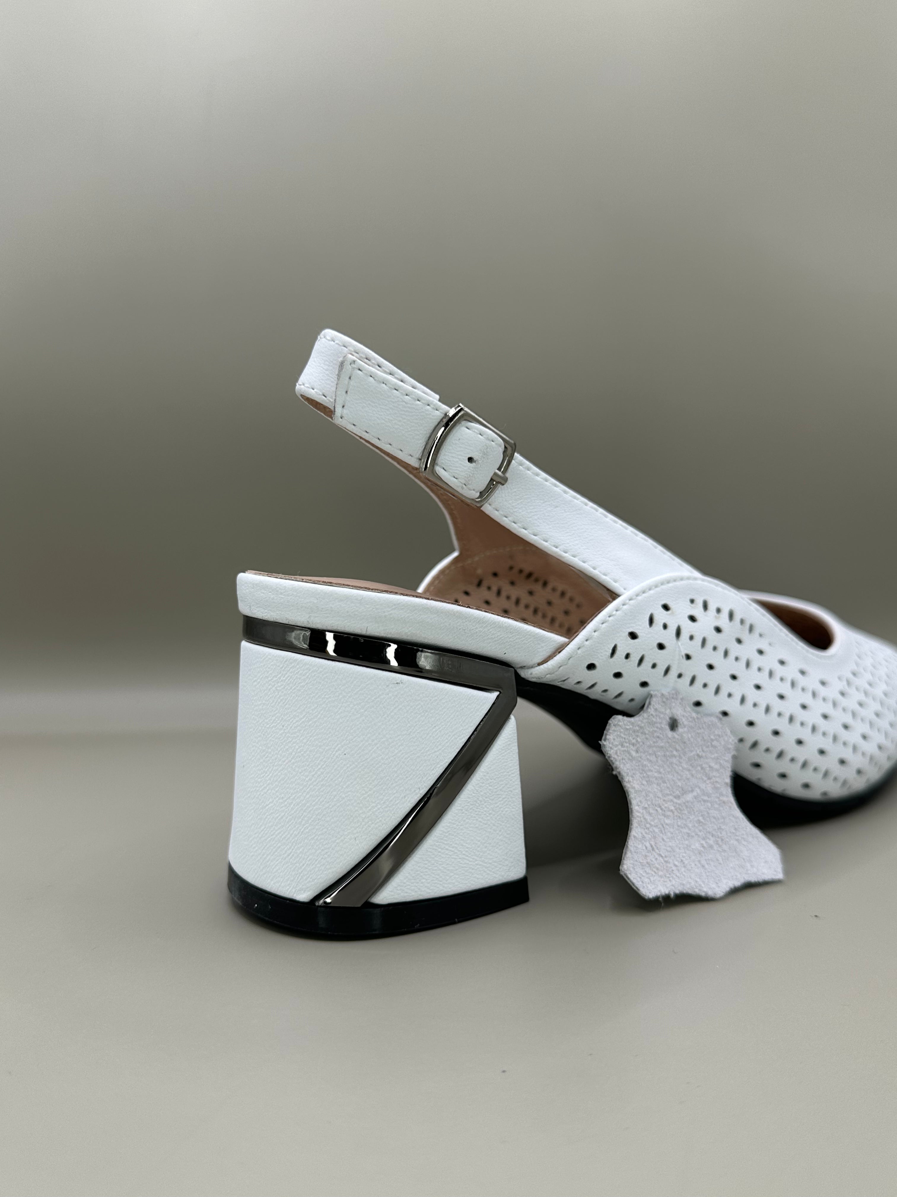 Pantofi eleganți decupați in spate Betina Scarpe