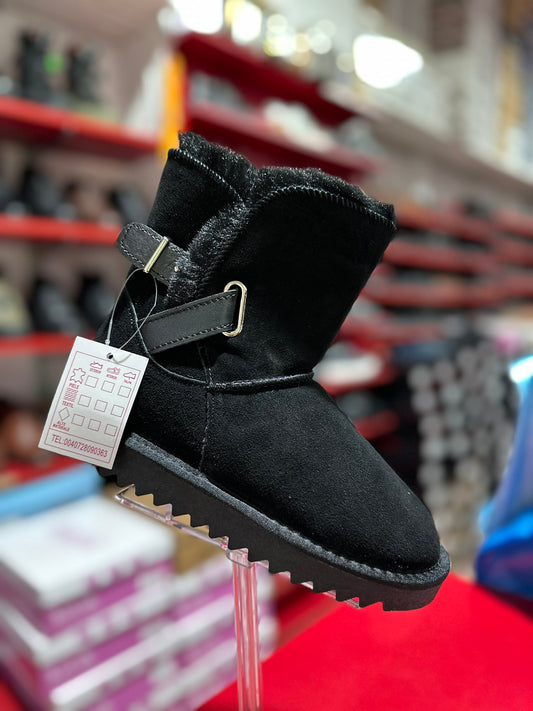 UGG