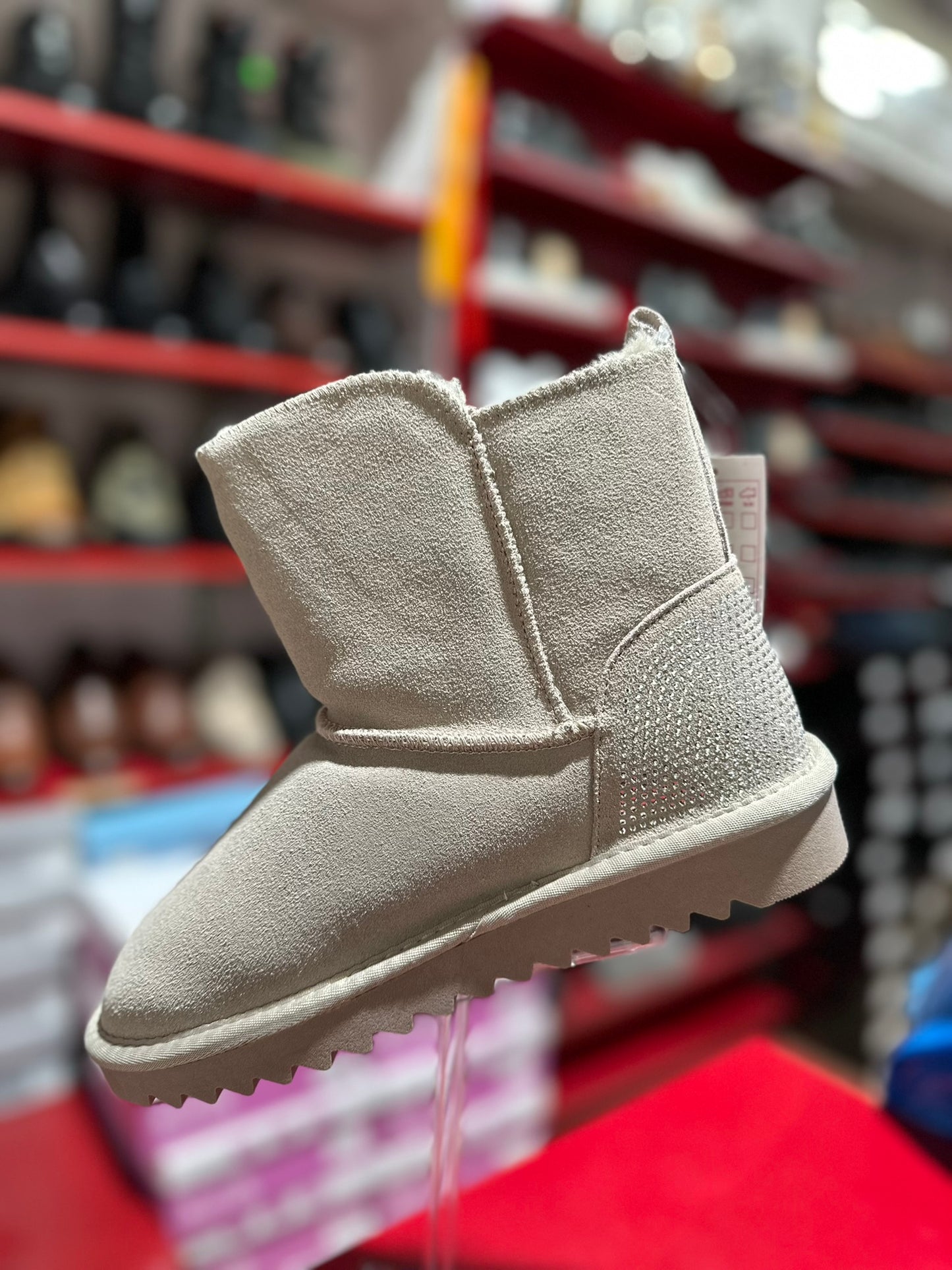UGG