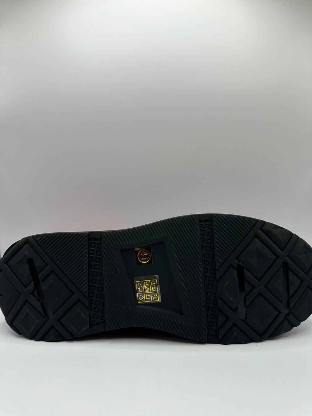 Adidasi Johan Scarpe