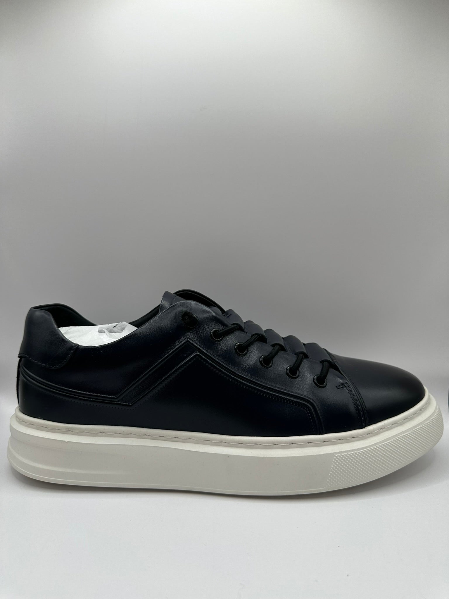 Adidasi Johan Scarpe