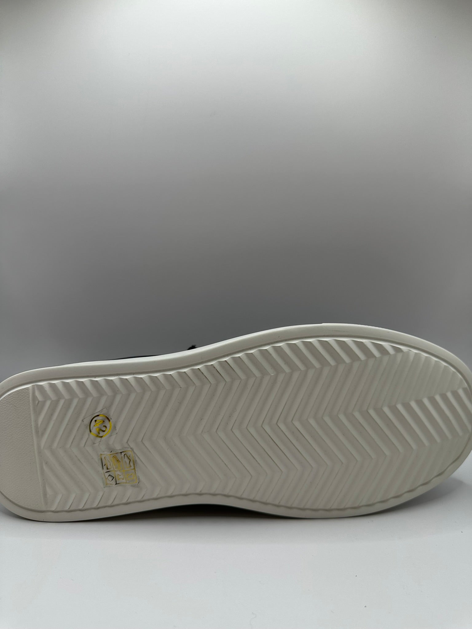 Adidasi Johan Scarpe