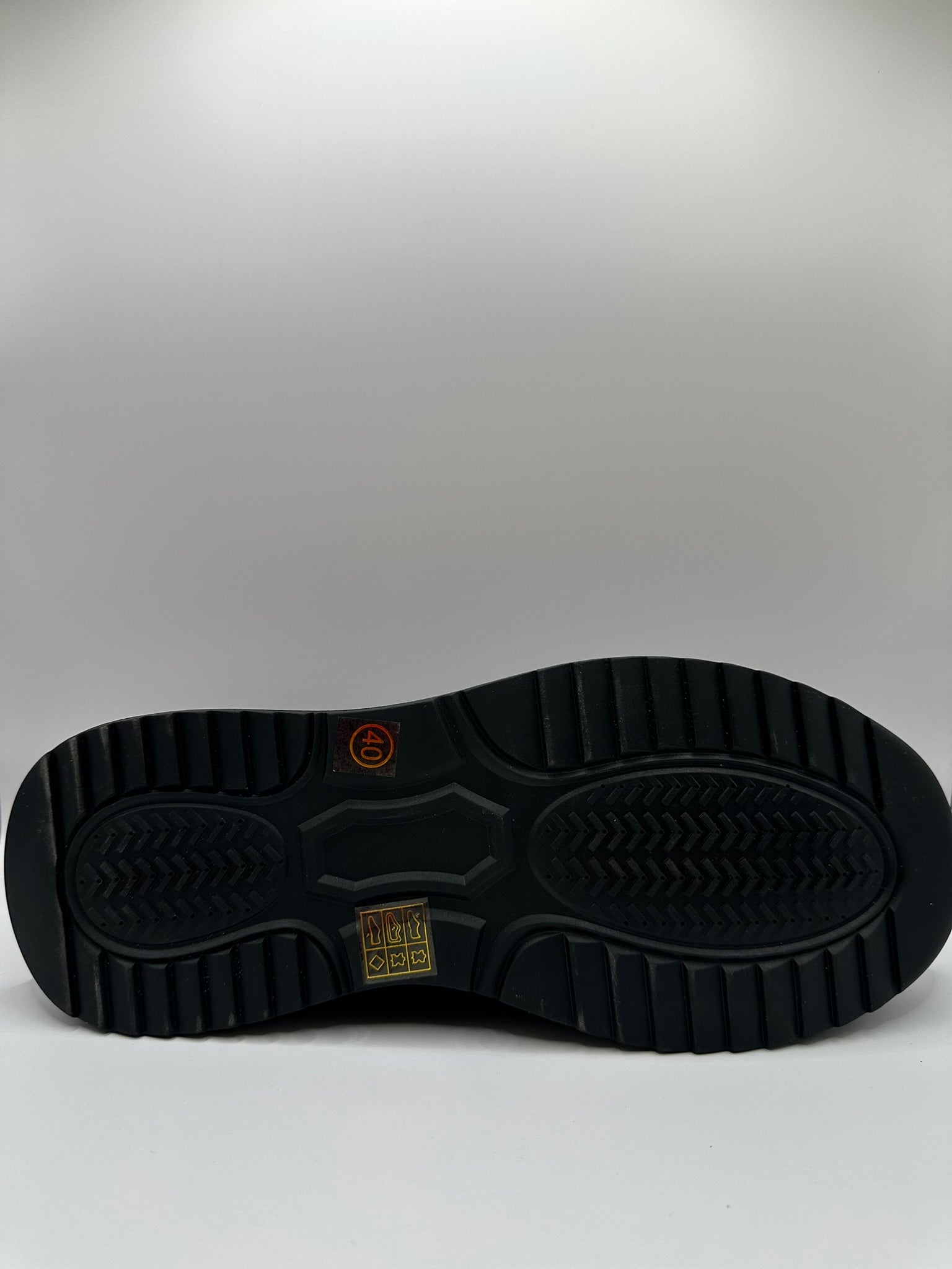 Adidasi Barbati Johan Scarpe