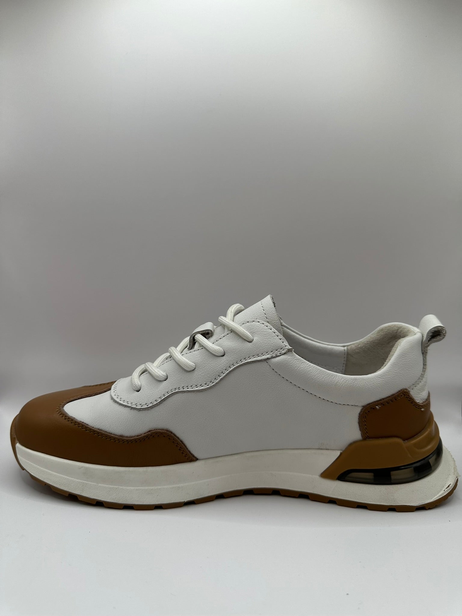 Adidasi Johan Scarpe