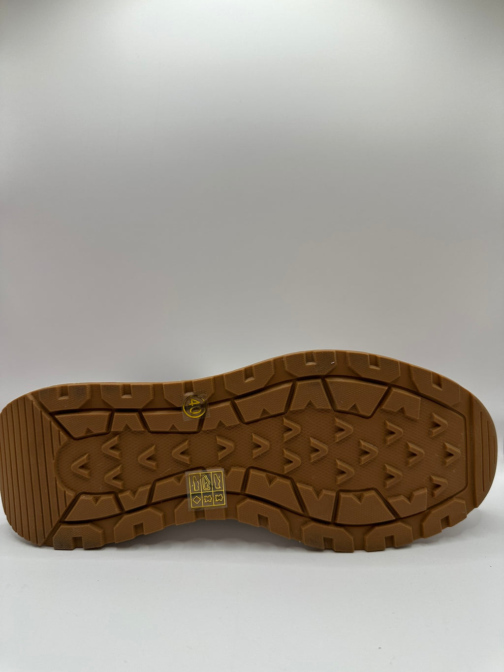 Adidasi Johan Scarpe