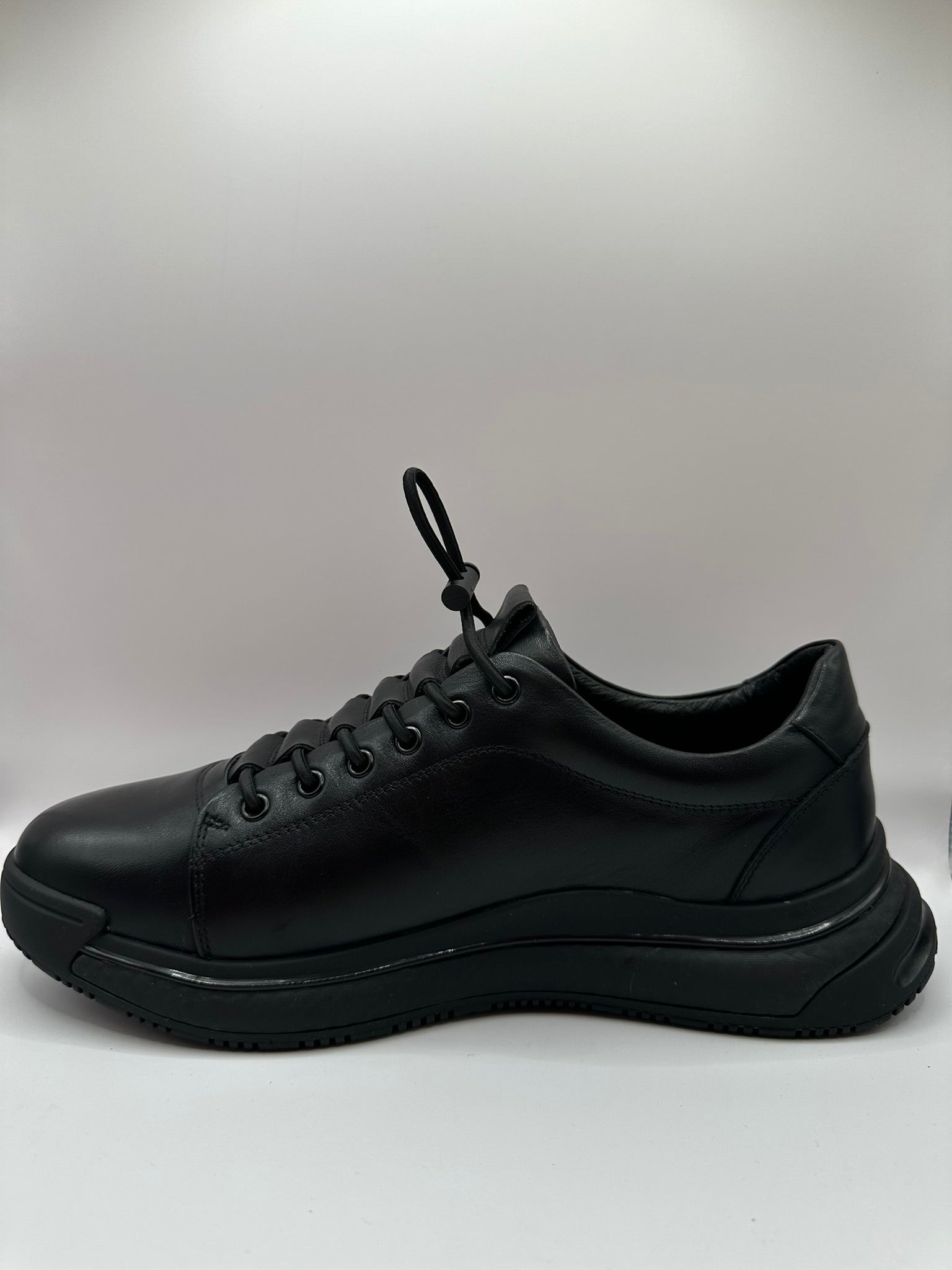 Adidasi Barbati Johan Scarpe