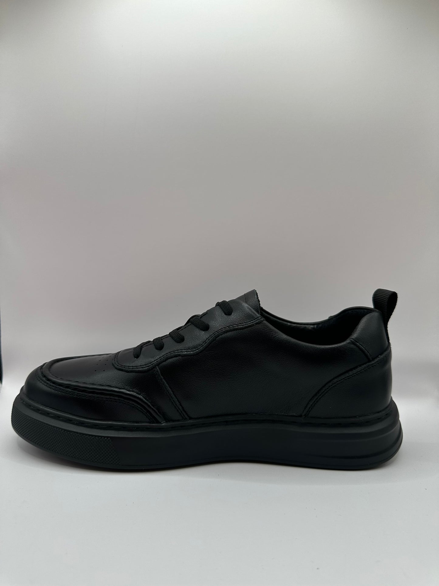 Adidasi Johan Scarpe