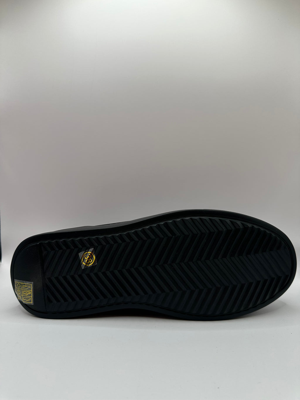 Adidasi Johan Scarpe