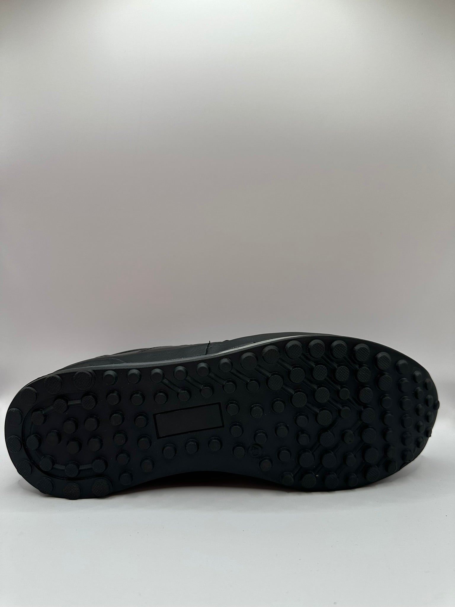 Adidasi Johan Scarpe