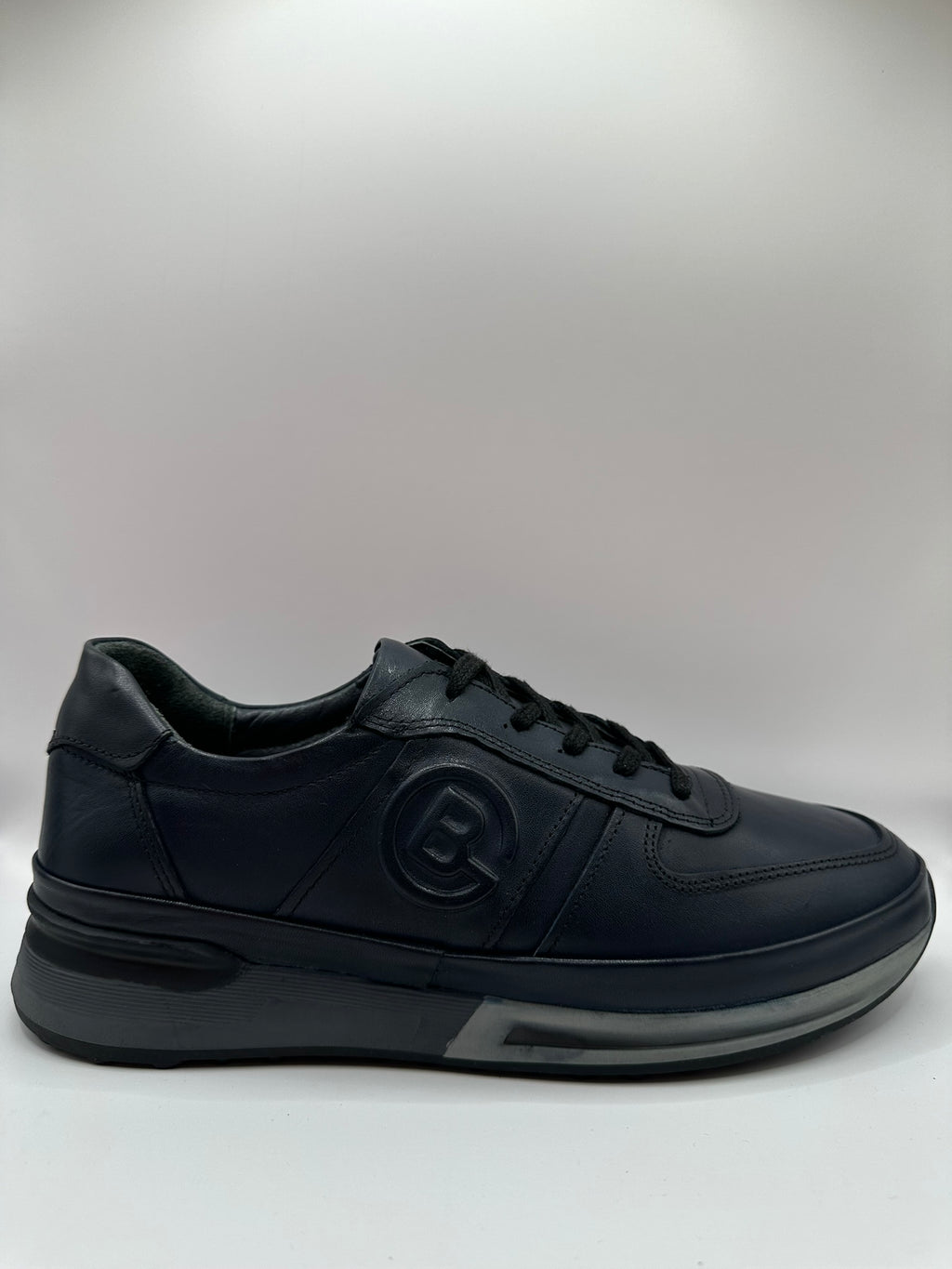 Adidasi Johan Scarpe