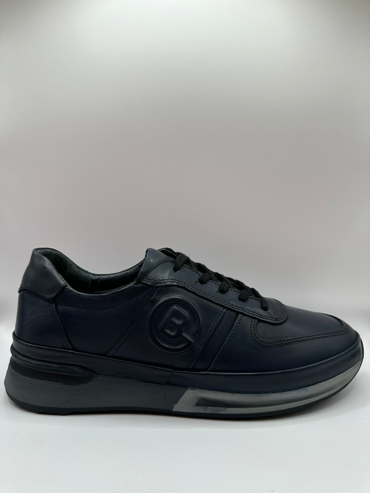 Adidasi Johan Scarpe